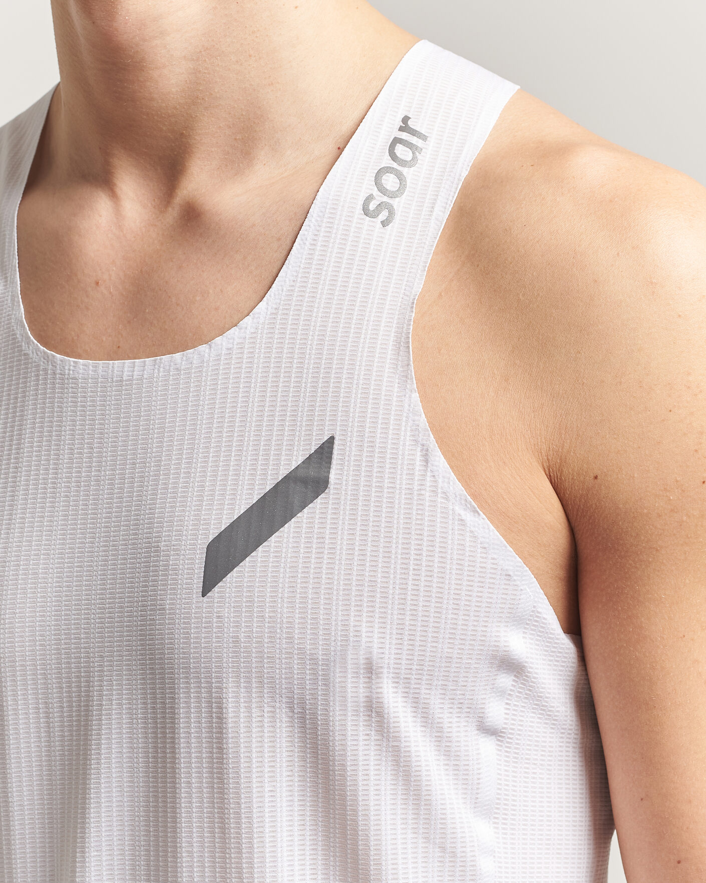Mies | T-paidat | SOAR Running | Race Vest White