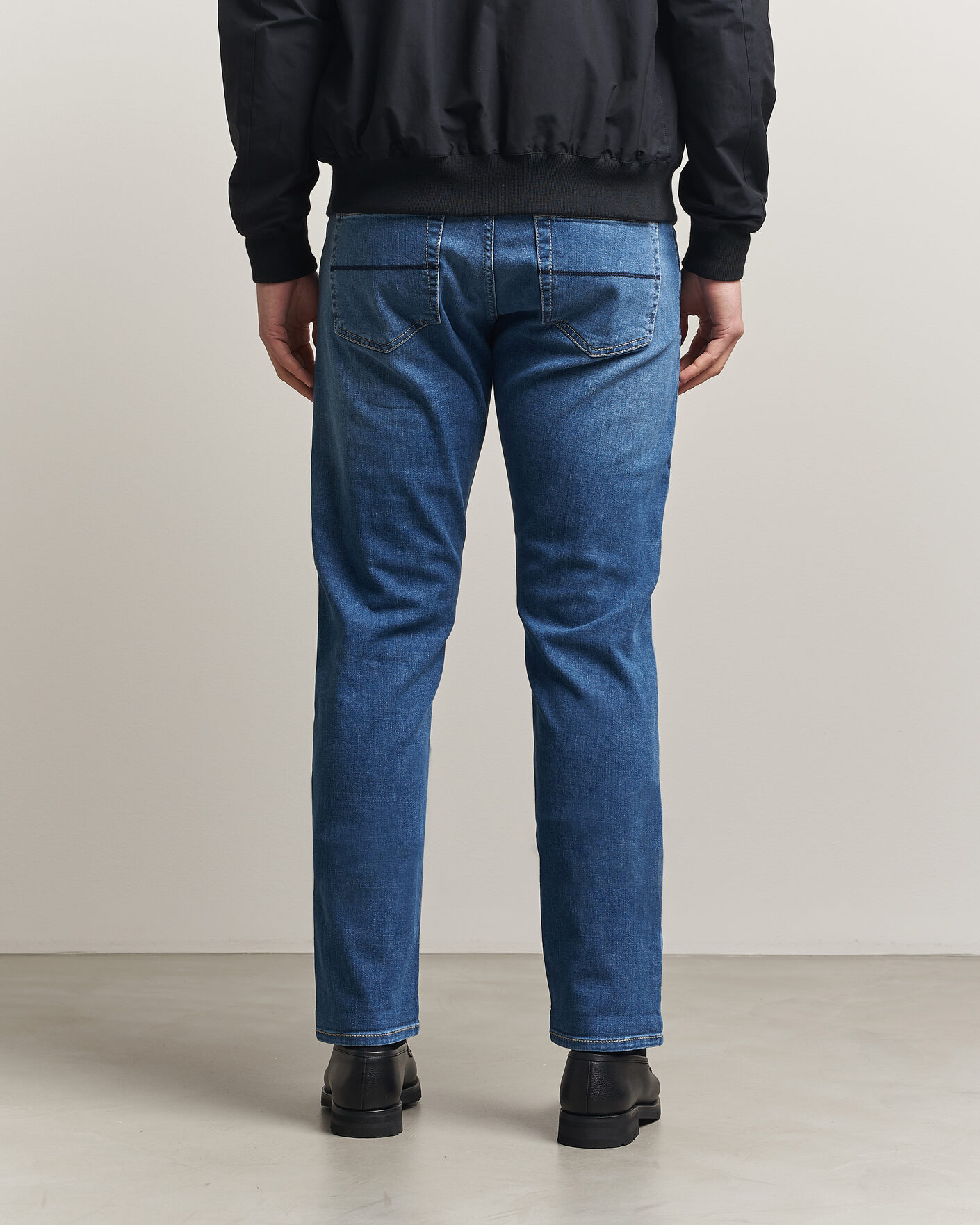 Mies | Farkut | Tramarossa | Michelangelo Contrast Seam Stretch Jeans Mid Blue