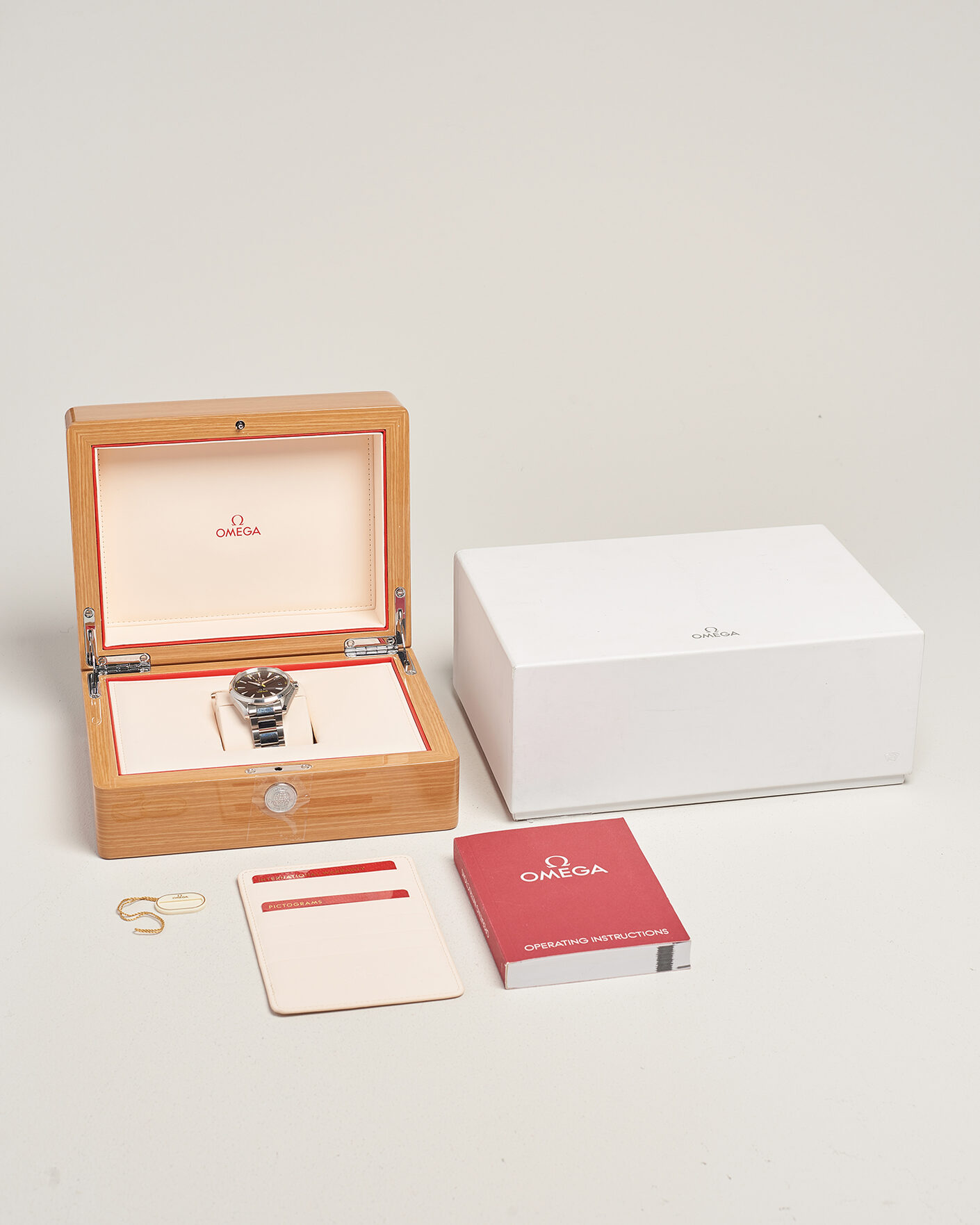 Mies | Pre-Owned & Vintage Watches | Omega Pre-Owned | Seamaster Aqua Terra 15.000 Gauss 