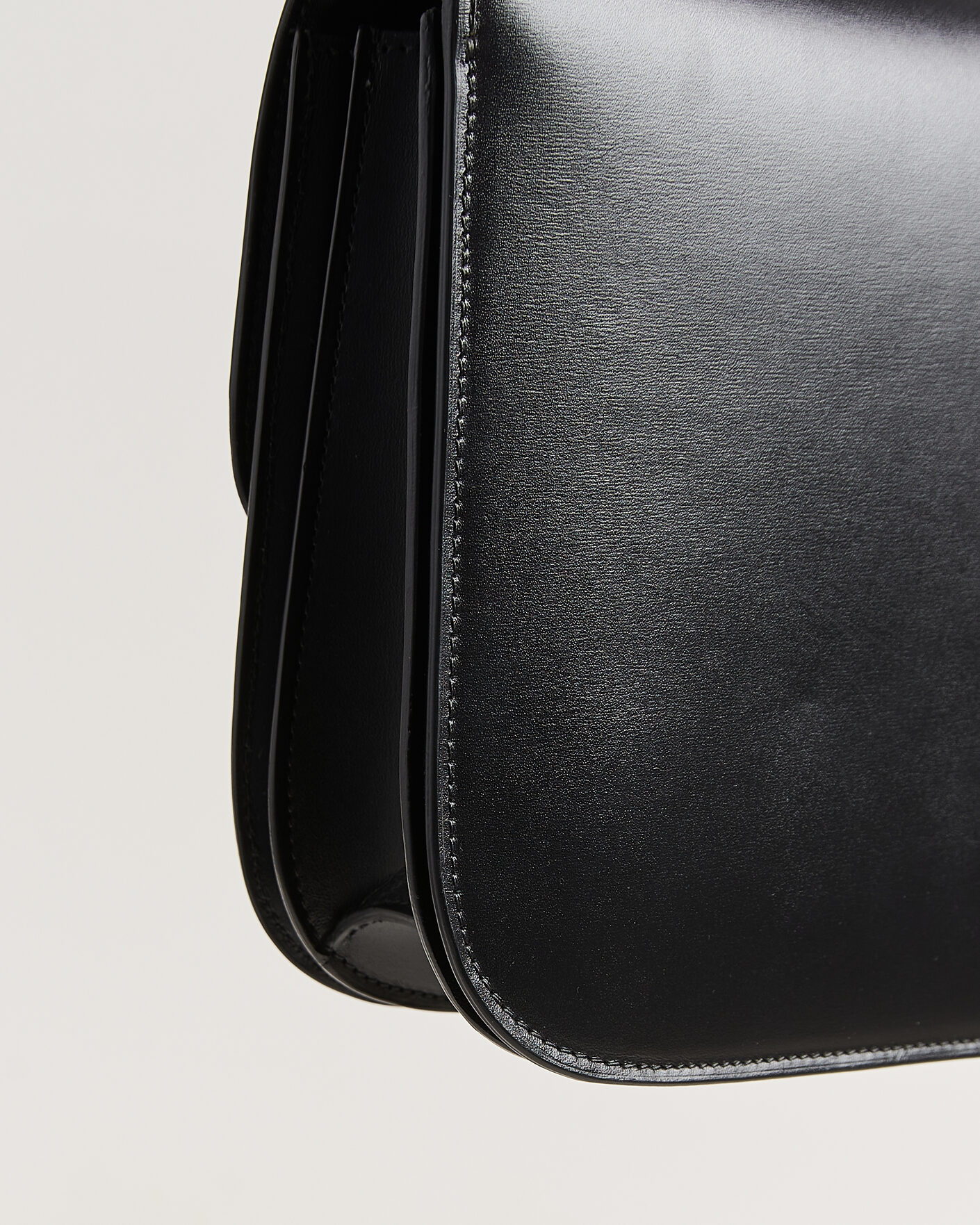 Mies | Pre-Owned & Vintage Bags | Celine Pre-Owned | Box Bag Medium Black