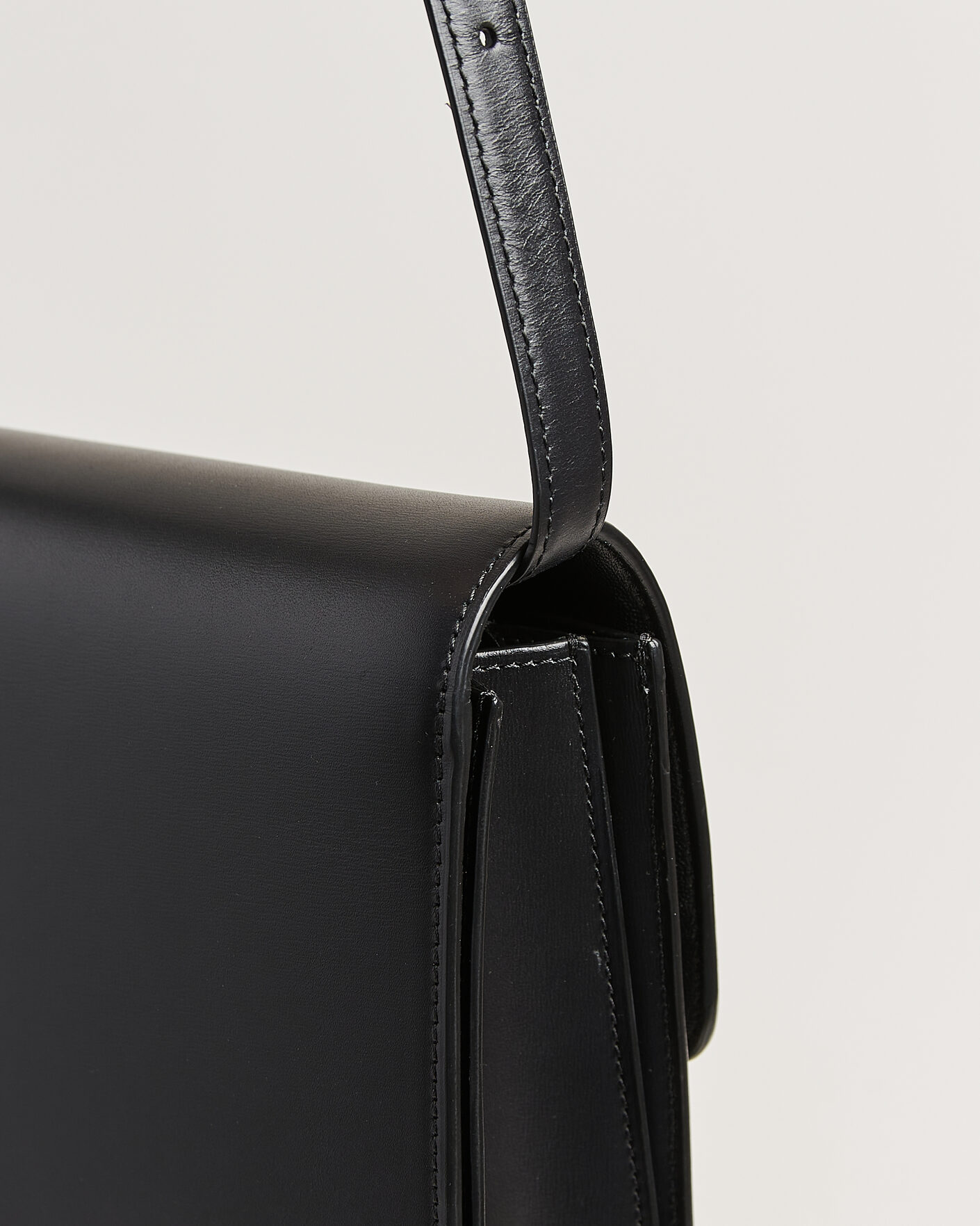 Mies | Pre-Owned & Vintage Bags | Celine Pre-Owned | Box Bag Medium Black