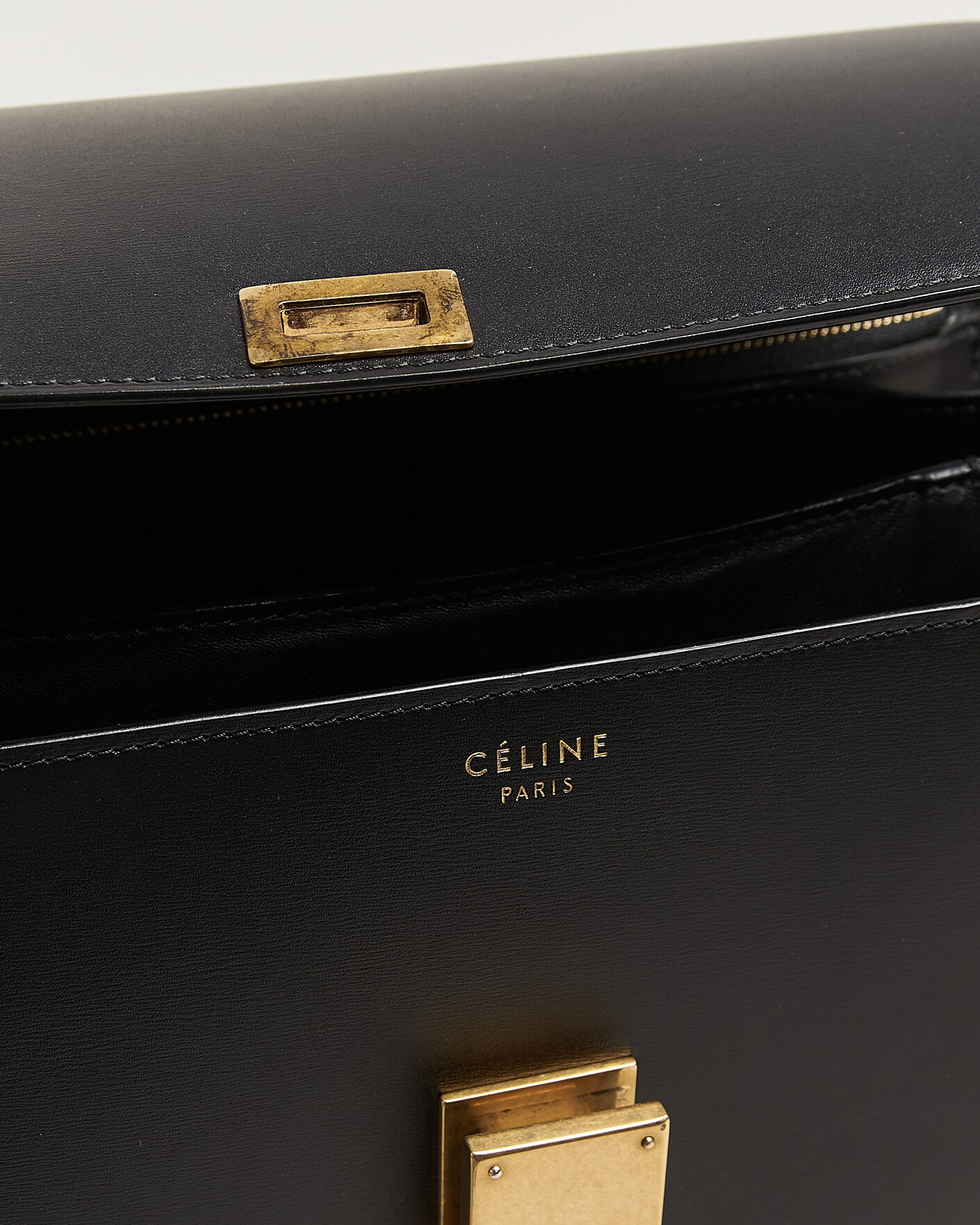 Mies | Pre-Owned & Vintage Bags | Celine Pre-Owned | Box Bag Medium Black