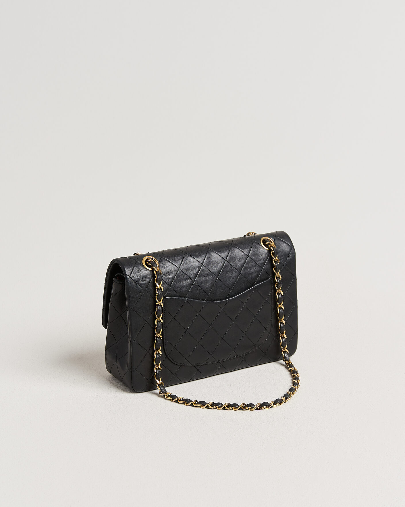 Mies | Pre-Owned & Vintage Bags | Chanel Pre-Owned | Classic Medium Double Flap Bag Lambskin Black