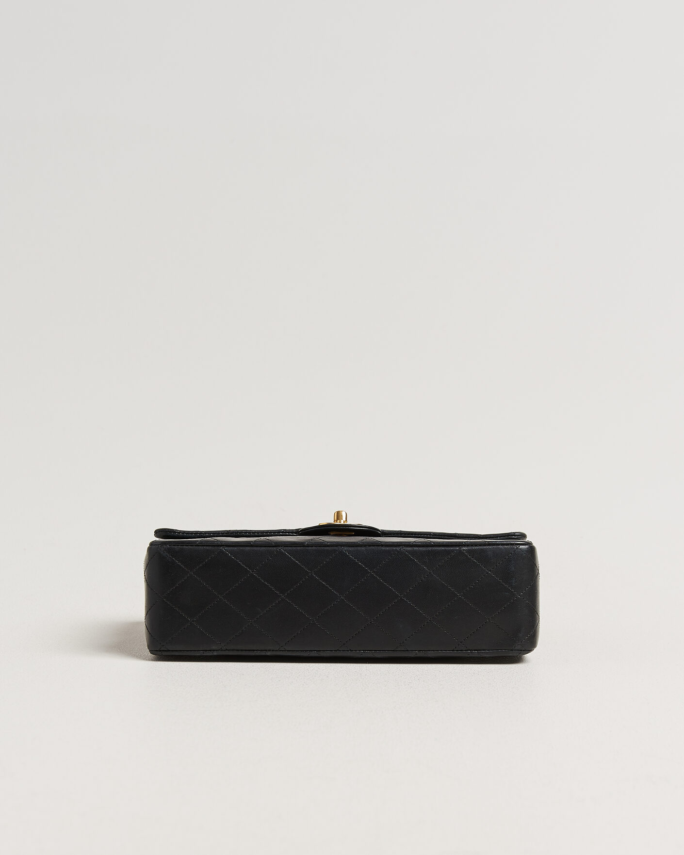 Mies | Pre-Owned & Vintage Bags | Chanel Pre-Owned | Classic Medium Double Flap Bag Lambskin Black