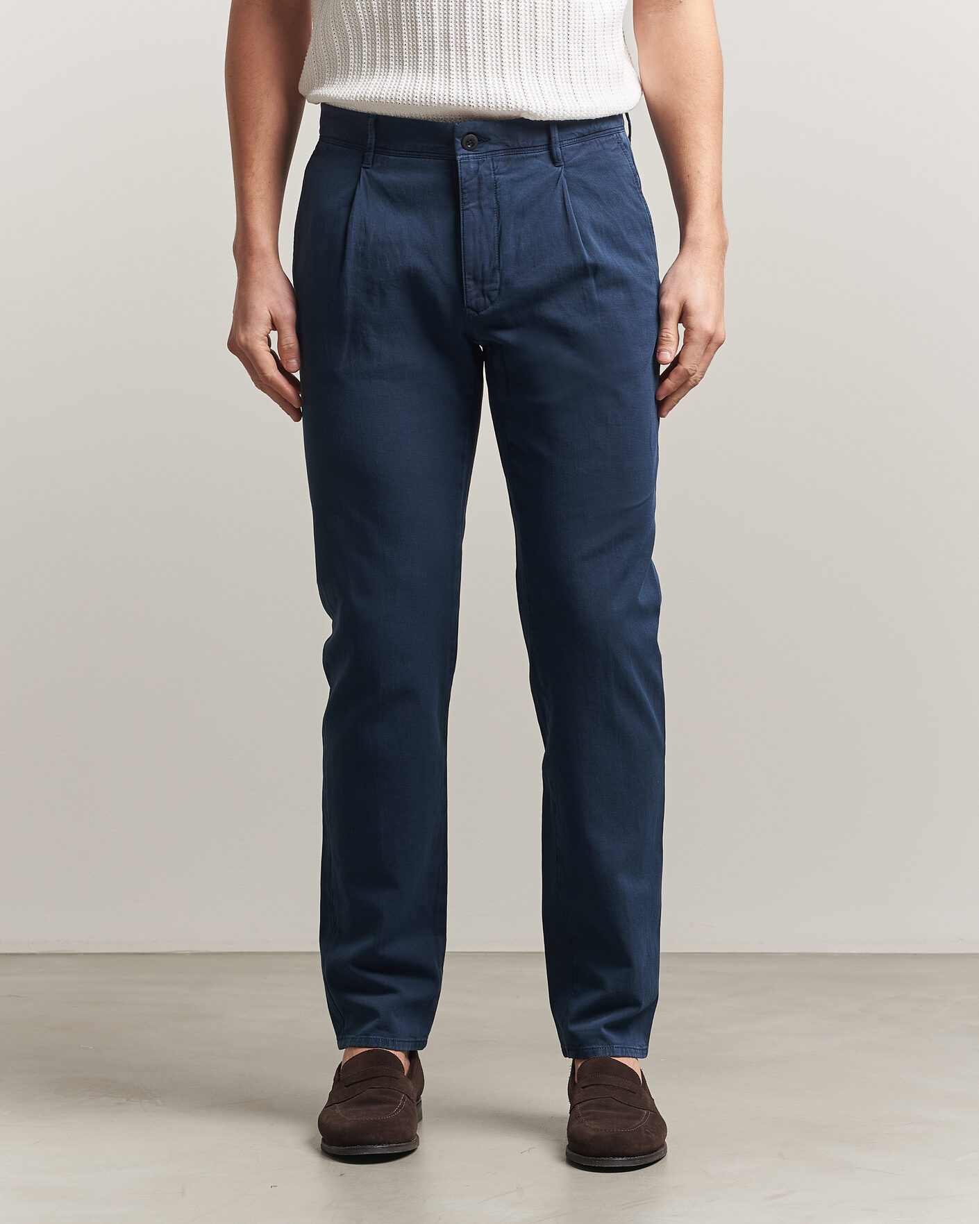 Mies | Housut | Incotex | Tapered Fit Pleated Linen Slacks Navy