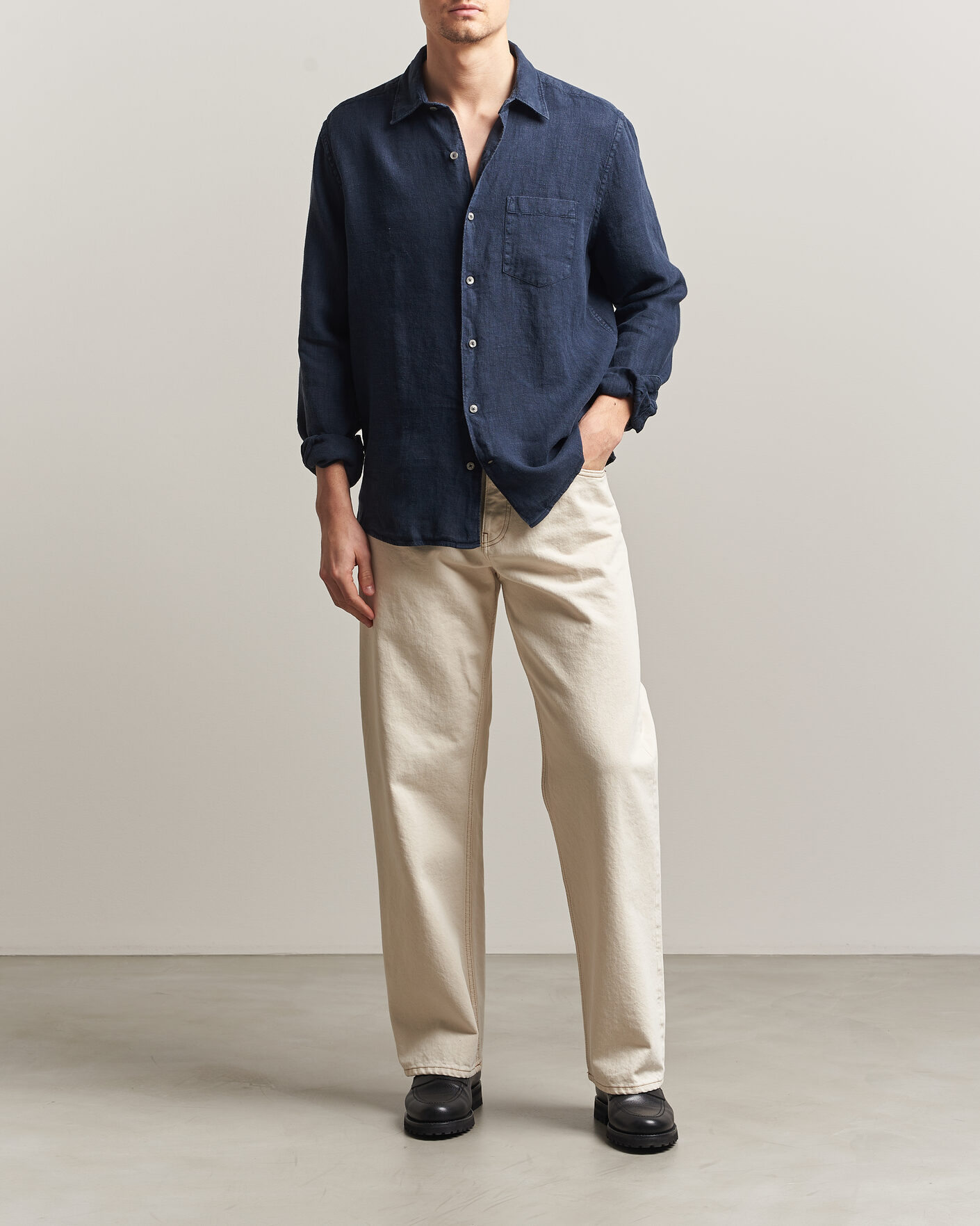 Mies | Kauluspaidat | A Day's March | Daintree Linen Shirt Navy