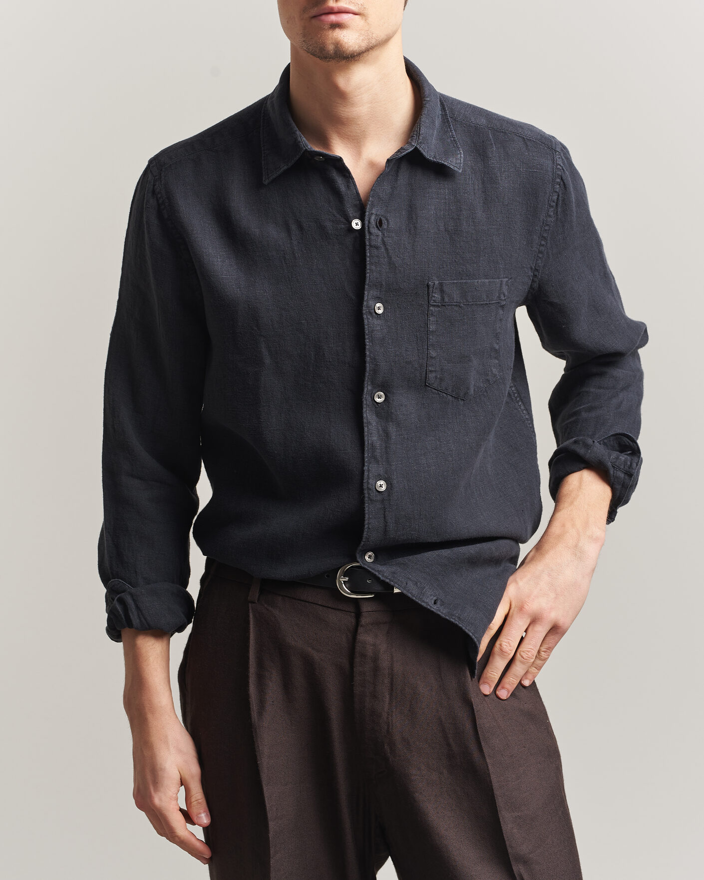 Mies | Kauluspaidat | A Day's March | Daintree Linen Shirt Off Black