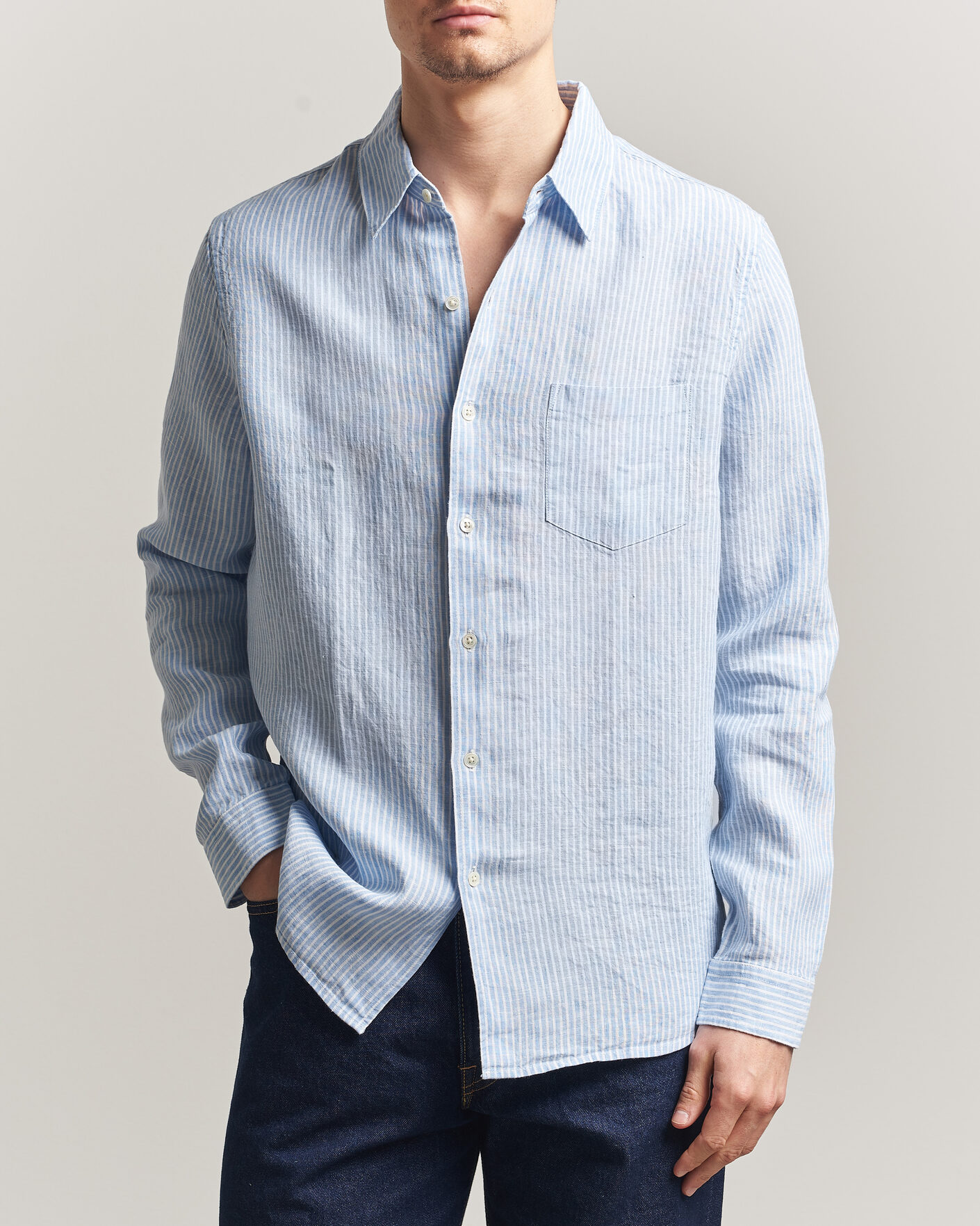Mies | Kauluspaidat | A Day's March | Daintree Striped Linen Shirt Light Blue/White