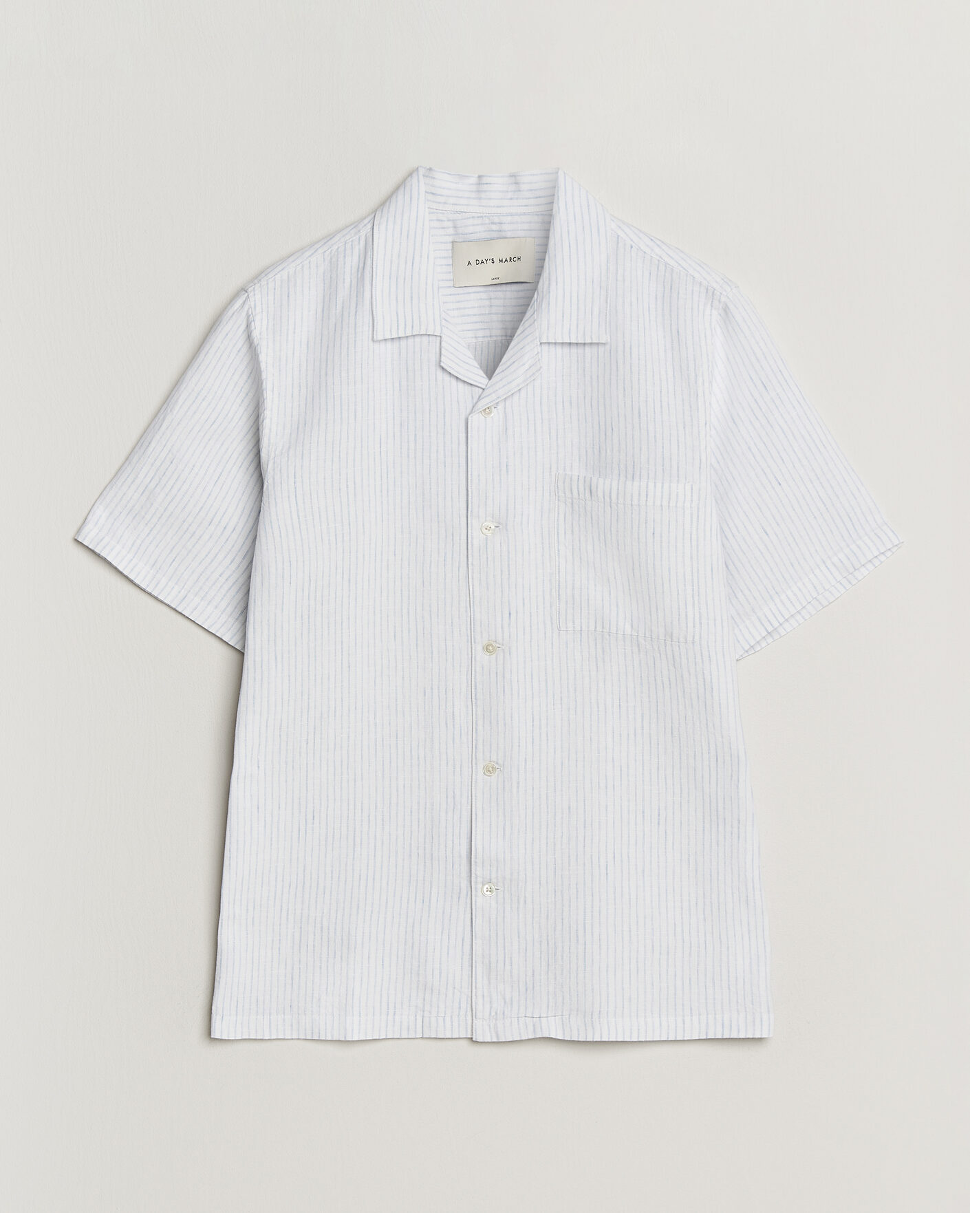 Mies | Kauluspaidat | A Day's March | Yamu Striped Linen Short Sleeve Shirt White