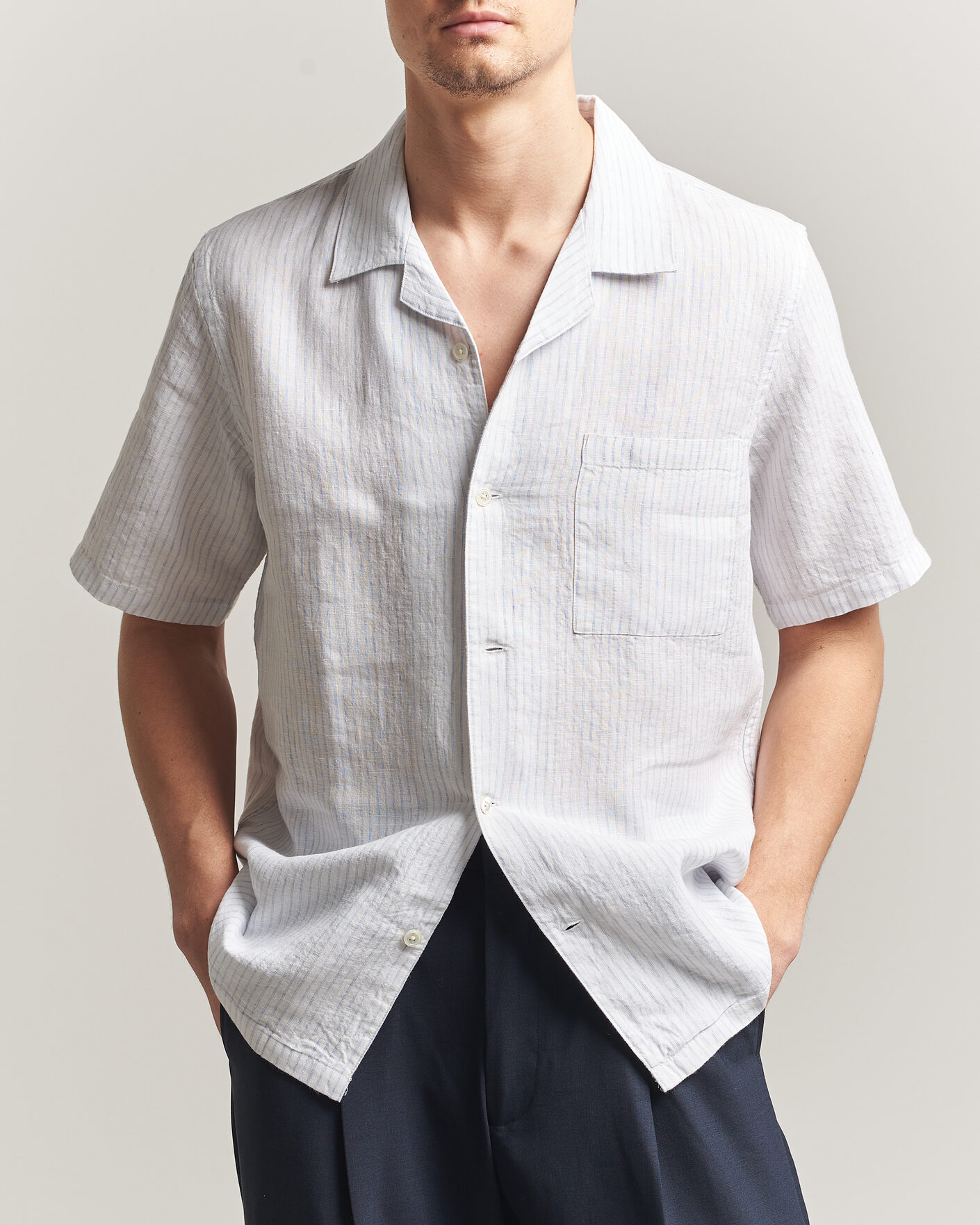 Mies | Kauluspaidat | A Day's March | Yamu Striped Linen Short Sleeve Shirt White