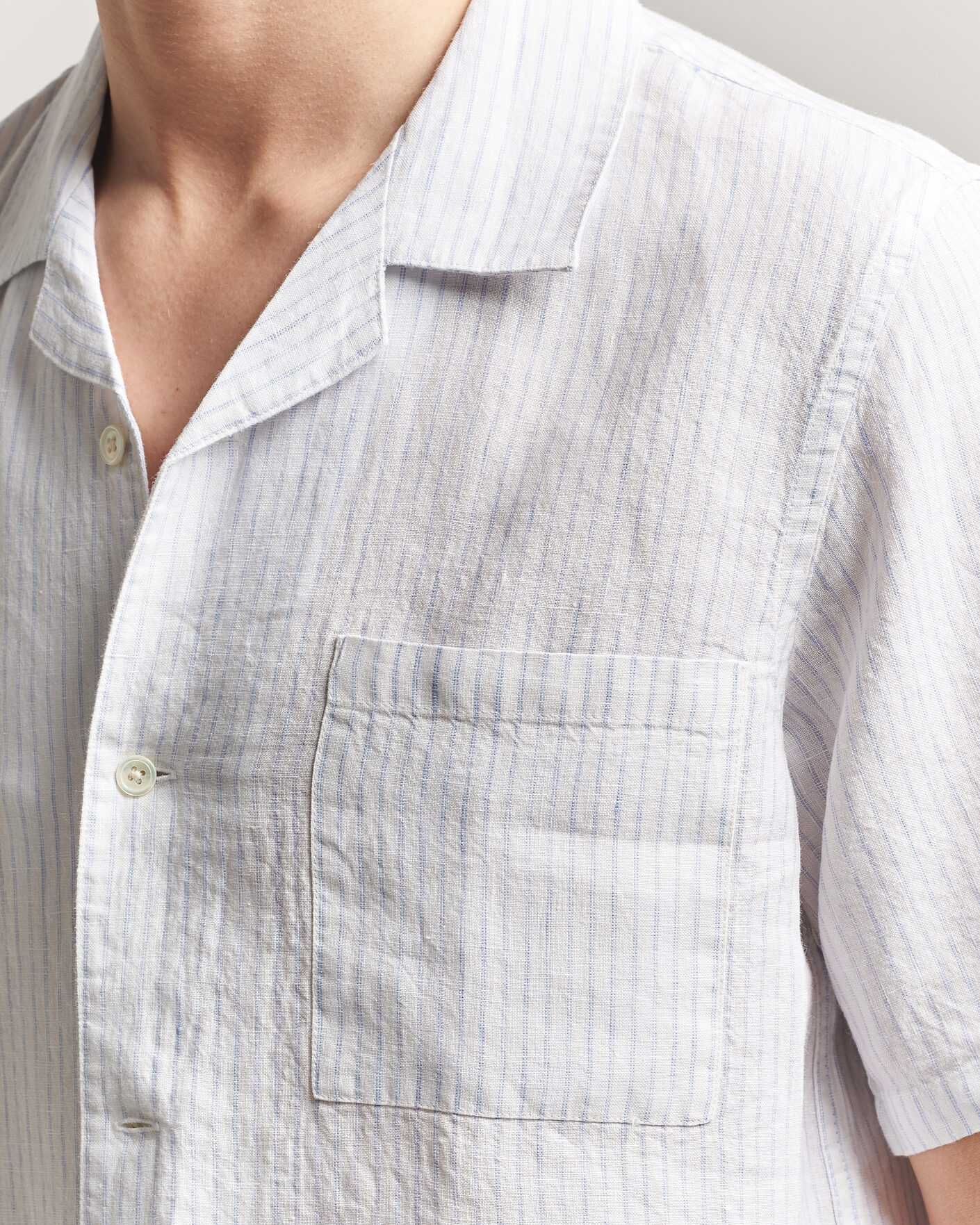 Mies | Kauluspaidat | A Day's March | Yamu Striped Linen Short Sleeve Shirt White