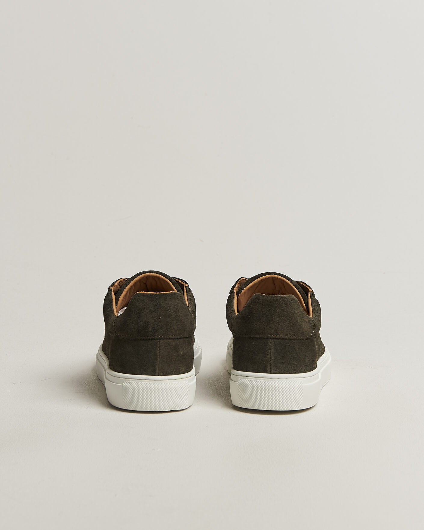Mies | Tennarit | A Day's March | Marching Suede Sneaker Olive