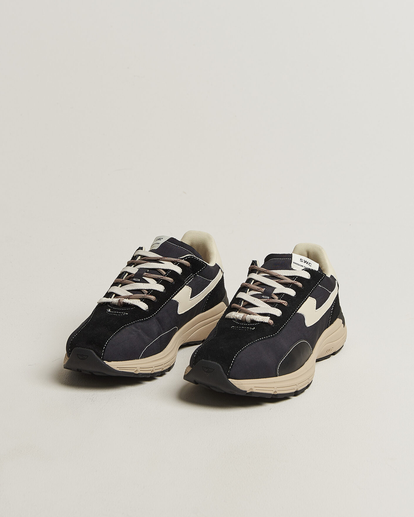 Mies | Tennarit | Stepney Workers Club | Legion S-Strike Suede Sneaker Black