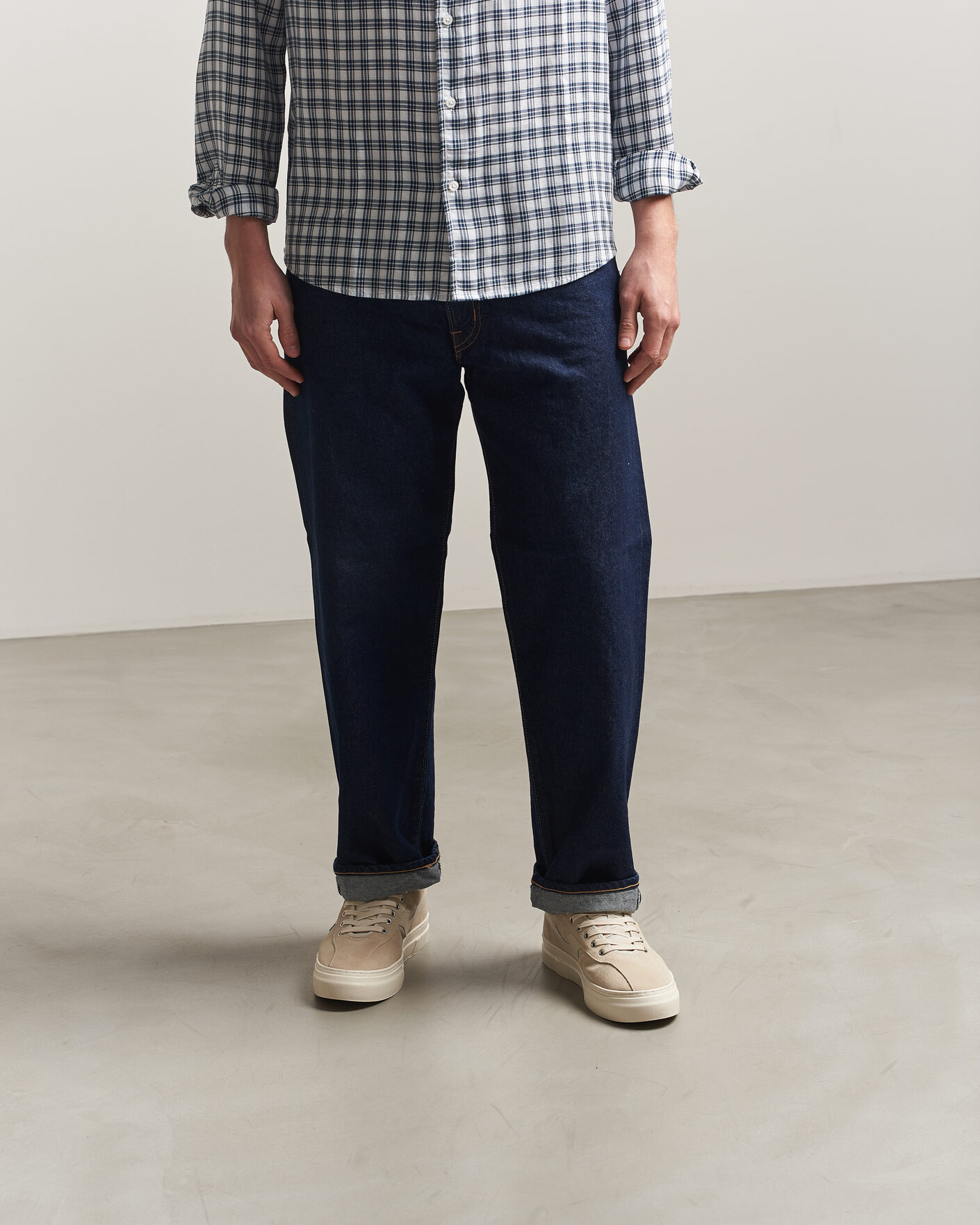 Mies | Tennarit | Stepney Workers Club | Dellow S-Strike Cupsole Suede Sneaker Oat