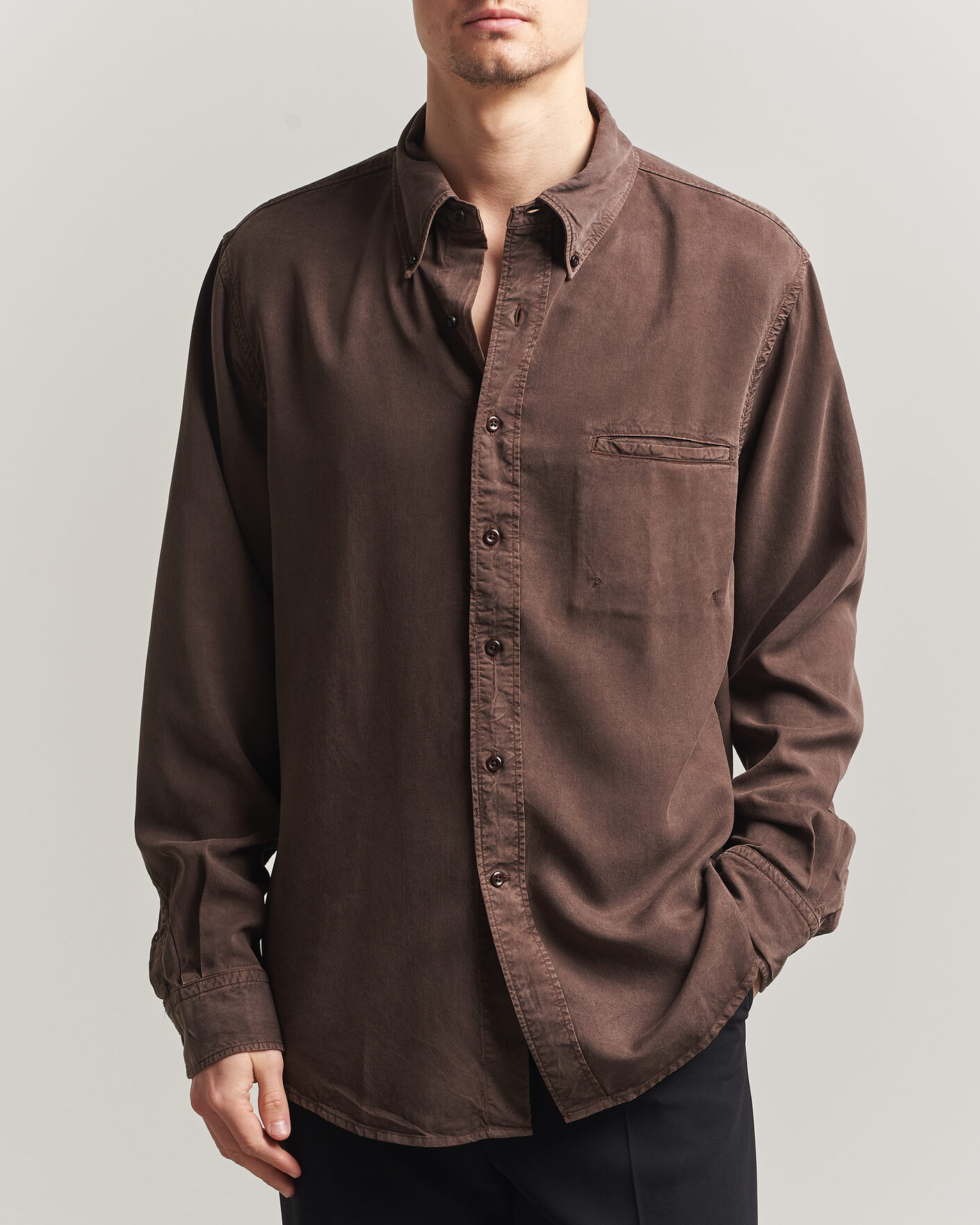 Mies | Kauluspaidat | Filippa K | Zack Lyocell Shirt Dark Chocolate