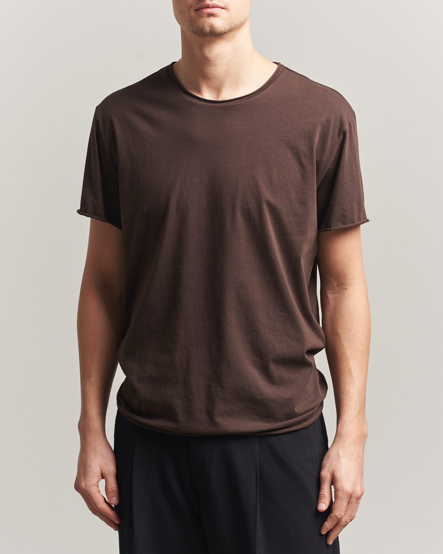 Mies | T-paidat | Filippa K | Roll Neck Crew Neck T-Shirt Dark Chocolate