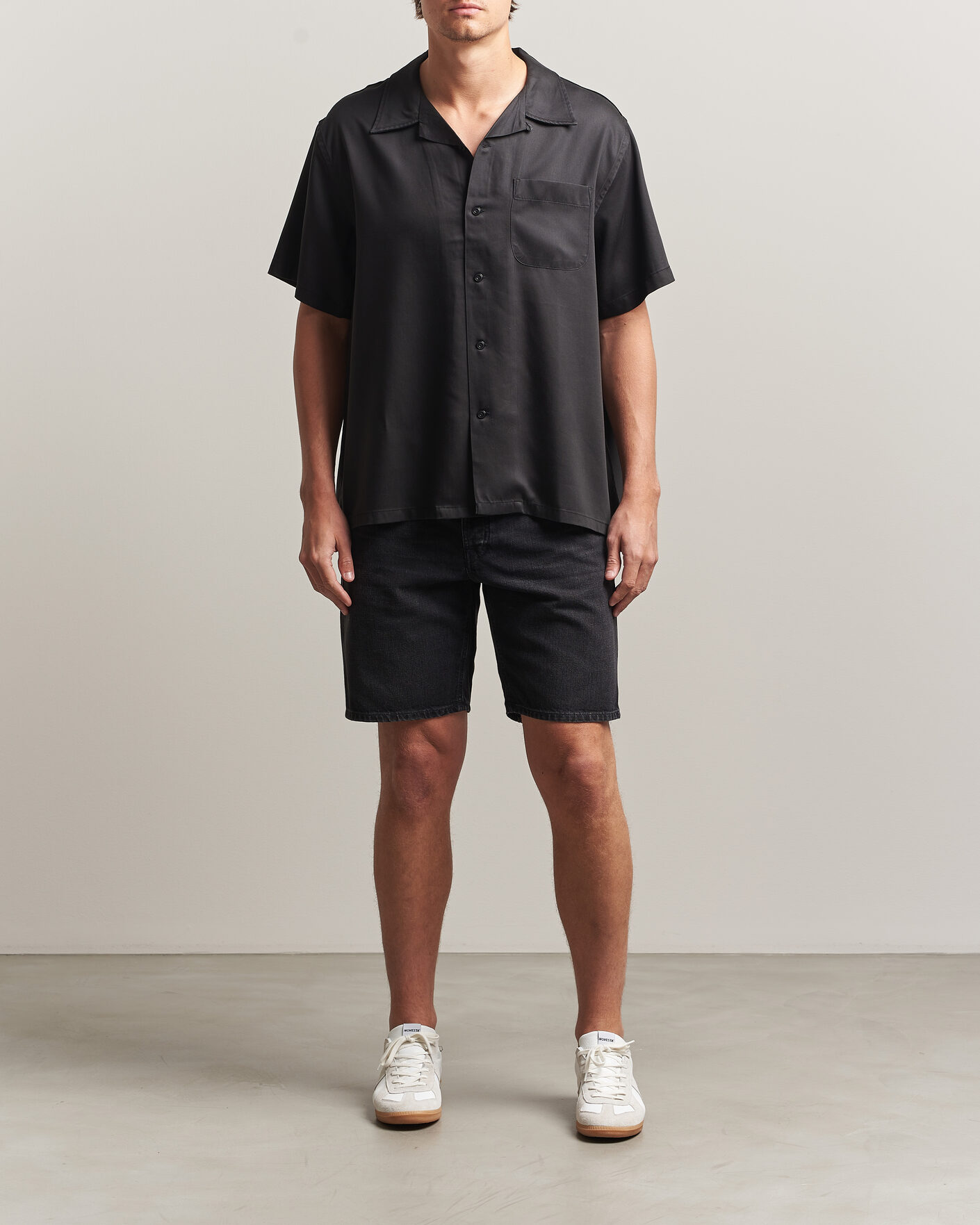 Mies | Kauluspaidat | Nudie Jeans | Arthur Bowling Shirt Saftey Pi Black