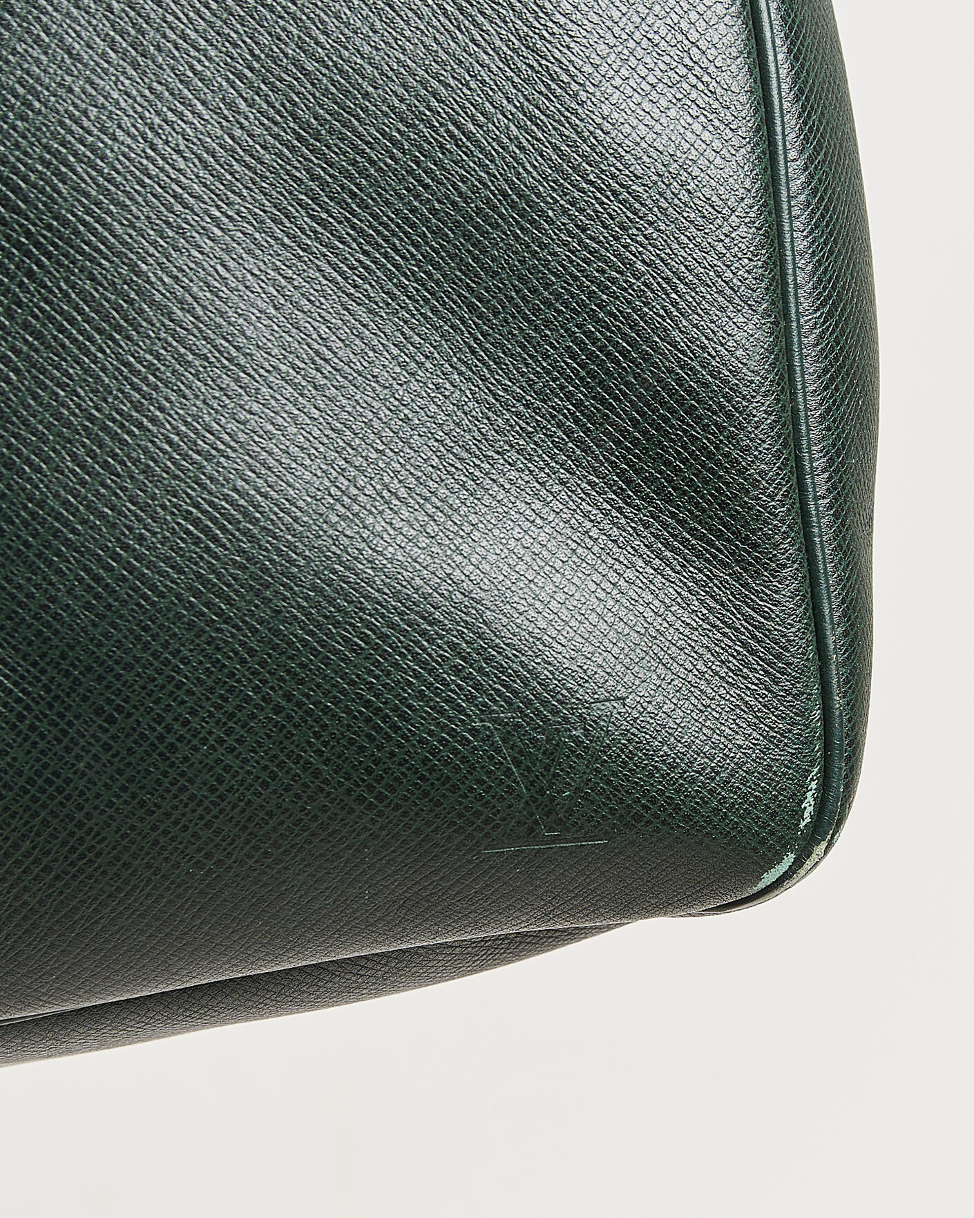 Mies | Pre-Owned & Vintage Bags | Louis Vuitton Pre-Owned | Taiga Kendall Weekend Bag GM Green