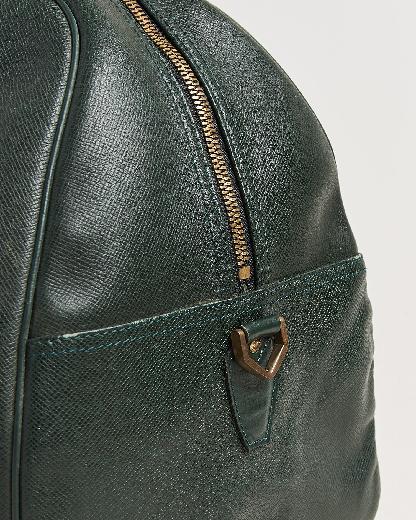 Mies | Pre-Owned & Vintage Bags | Louis Vuitton Pre-Owned | Taiga Kendall Weekend Bag GM Green