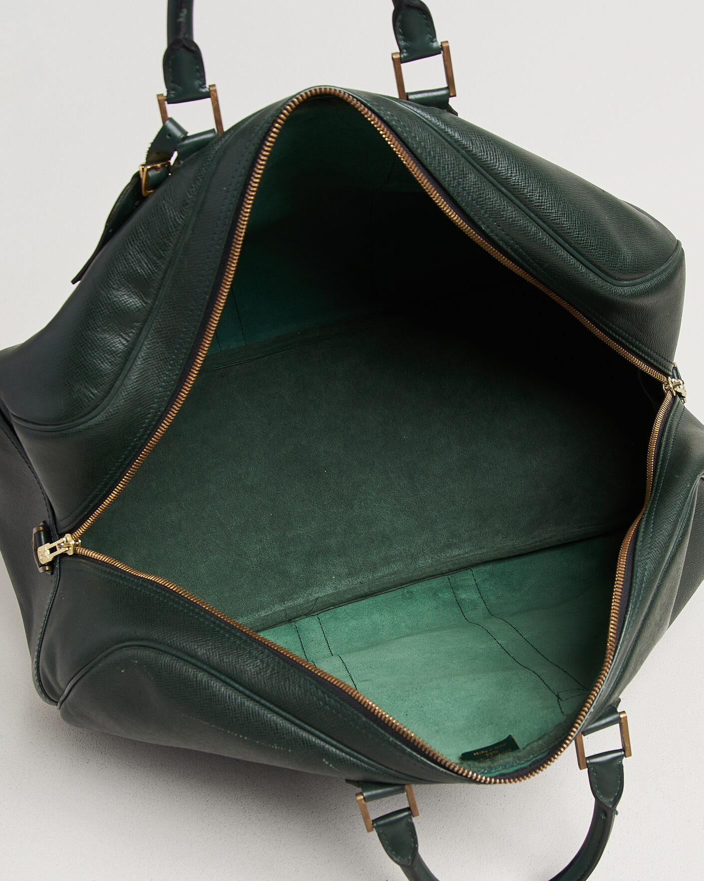 Mies | Pre-Owned & Vintage Bags | Louis Vuitton Pre-Owned | Taiga Kendall Weekend Bag GM Green