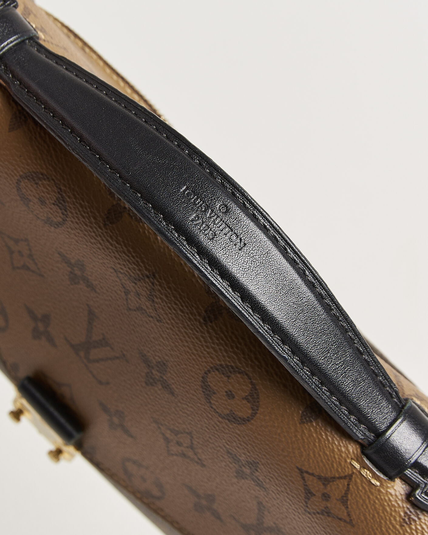 Mies | Pre-Owned & Vintage Bags | Louis Vuitton Pre-Owned | Pochette Métis Reverse Monogram