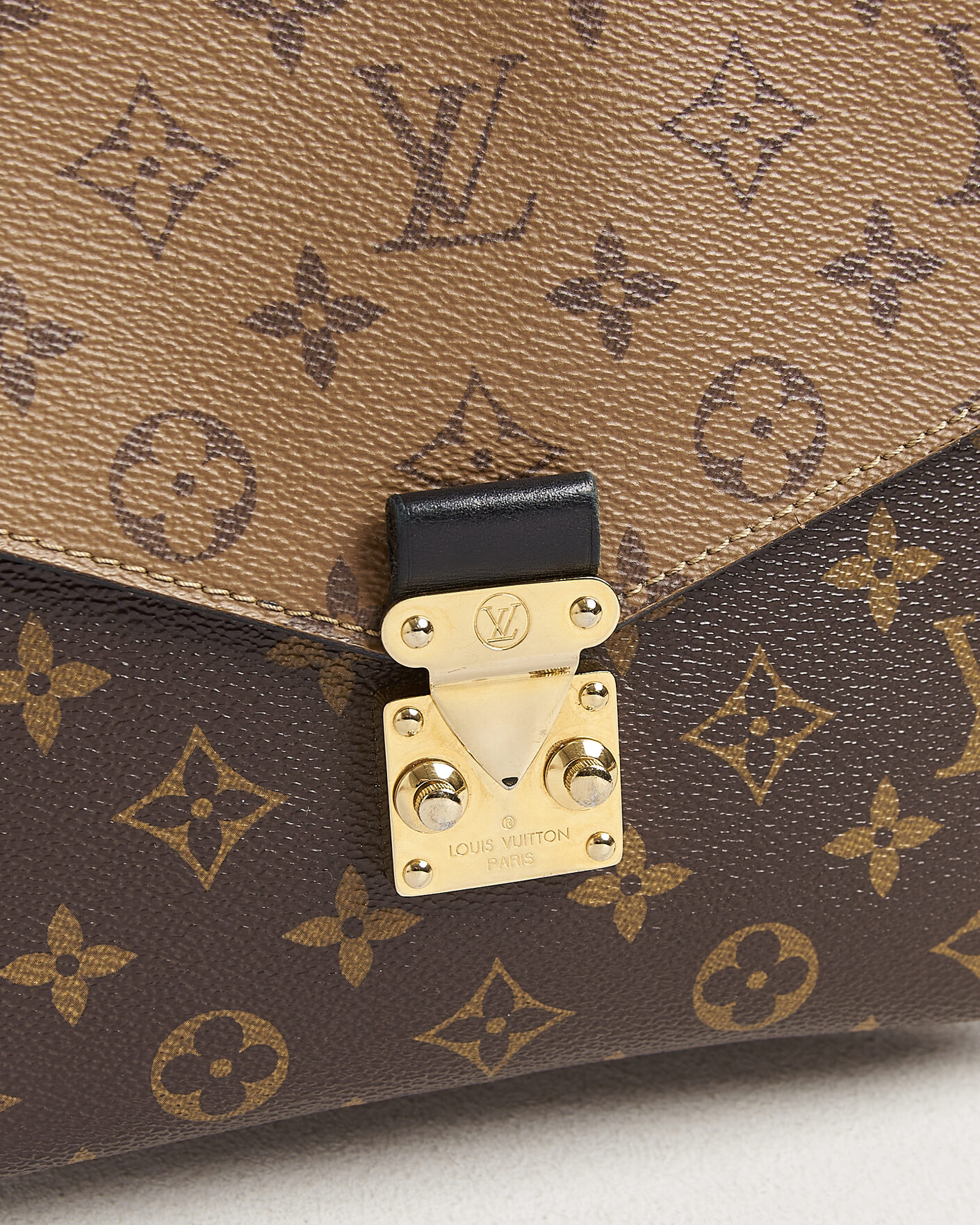 Mies | Pre-Owned & Vintage Bags | Louis Vuitton Pre-Owned | Pochette Métis Reverse Monogram