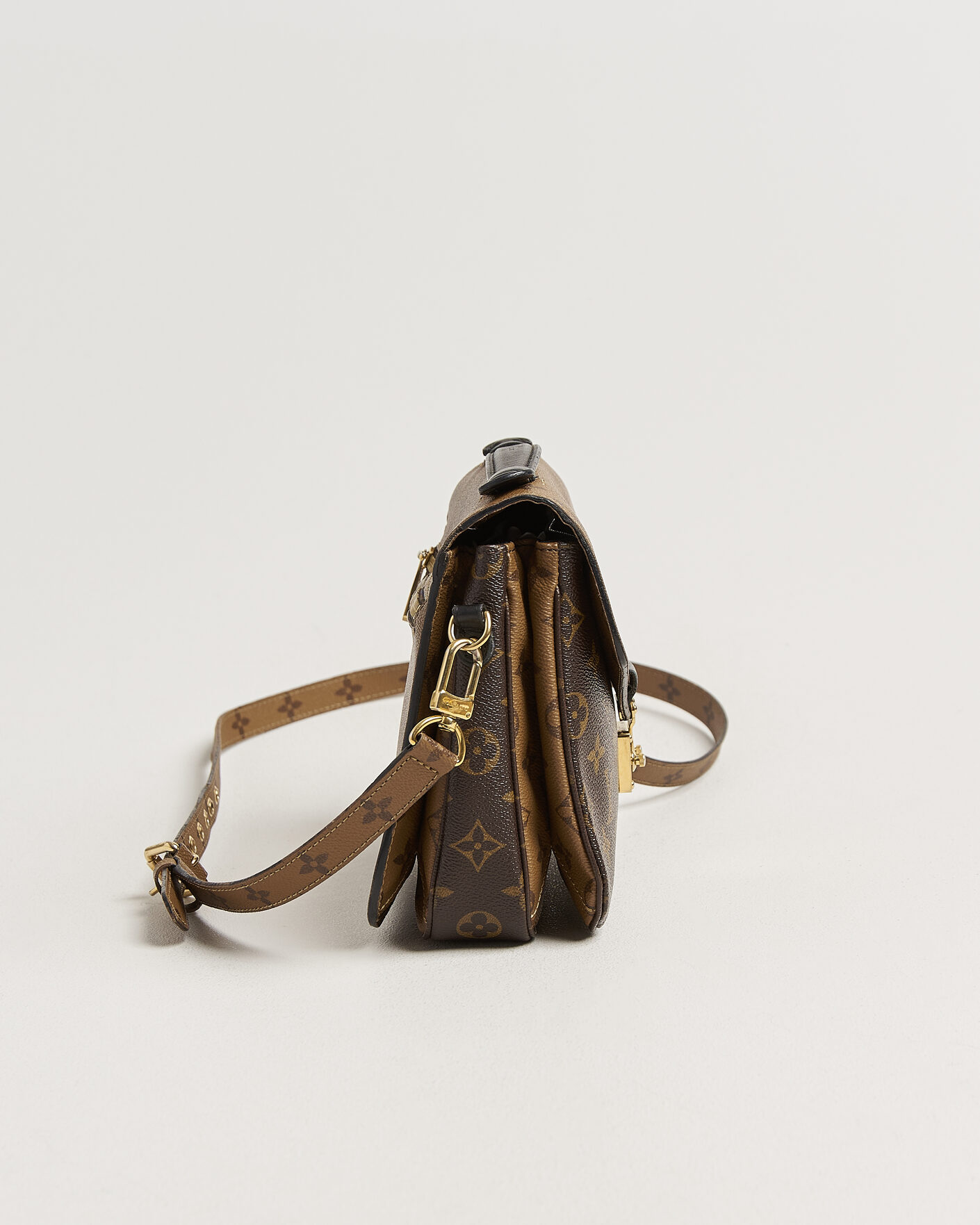 Mies | Pre-Owned & Vintage Bags | Louis Vuitton Pre-Owned | Pochette Métis Reverse Monogram