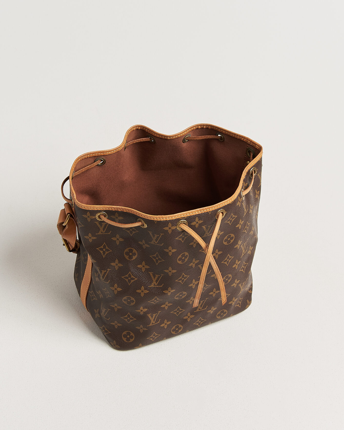 Mies | Pre-Owned & Vintage Bags | Louis Vuitton Pre-Owned | Petit Noé Monogram