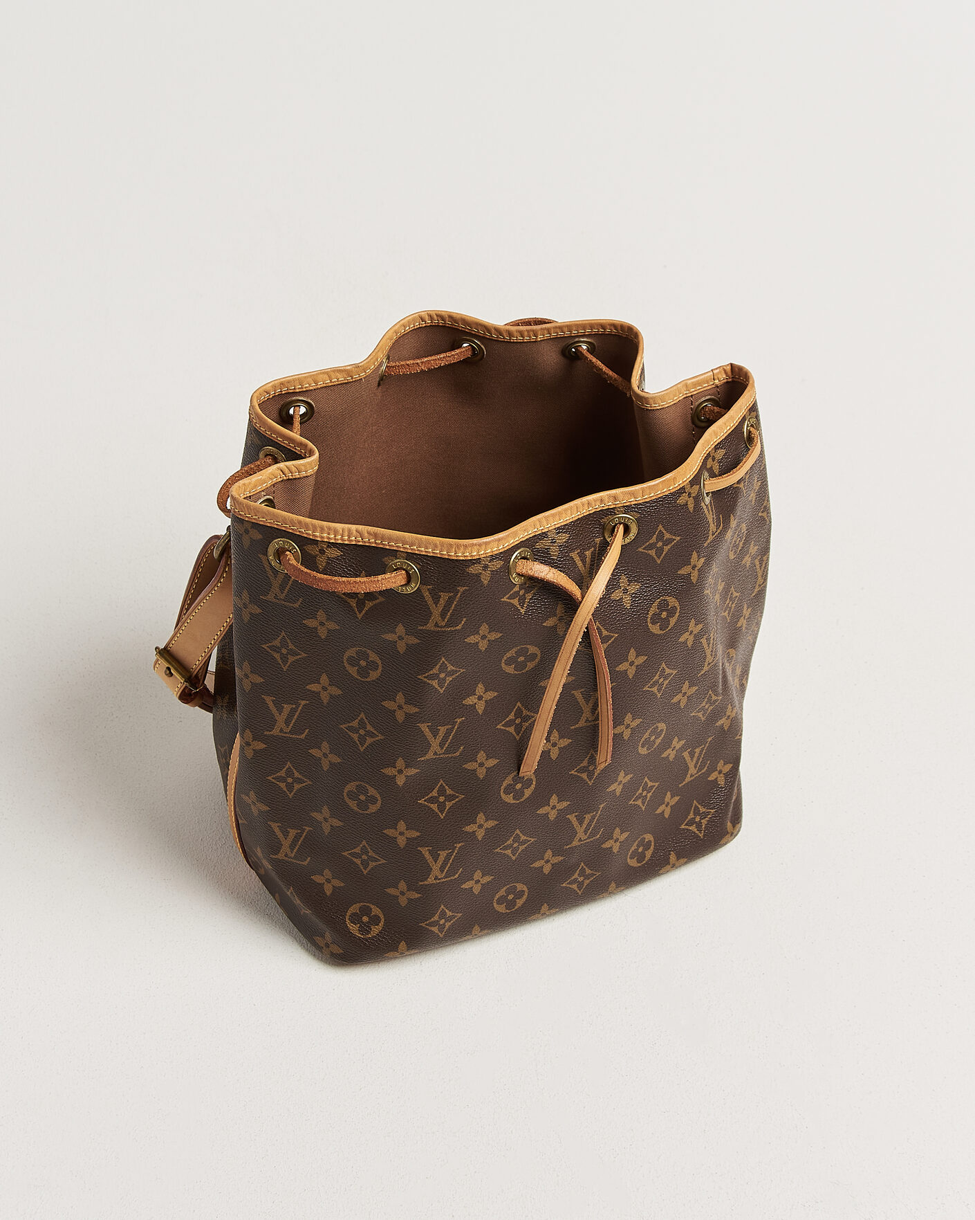 Mies | Pre-Owned & Vintage Bags | Louis Vuitton Pre-Owned | Petit Noé Monogram
