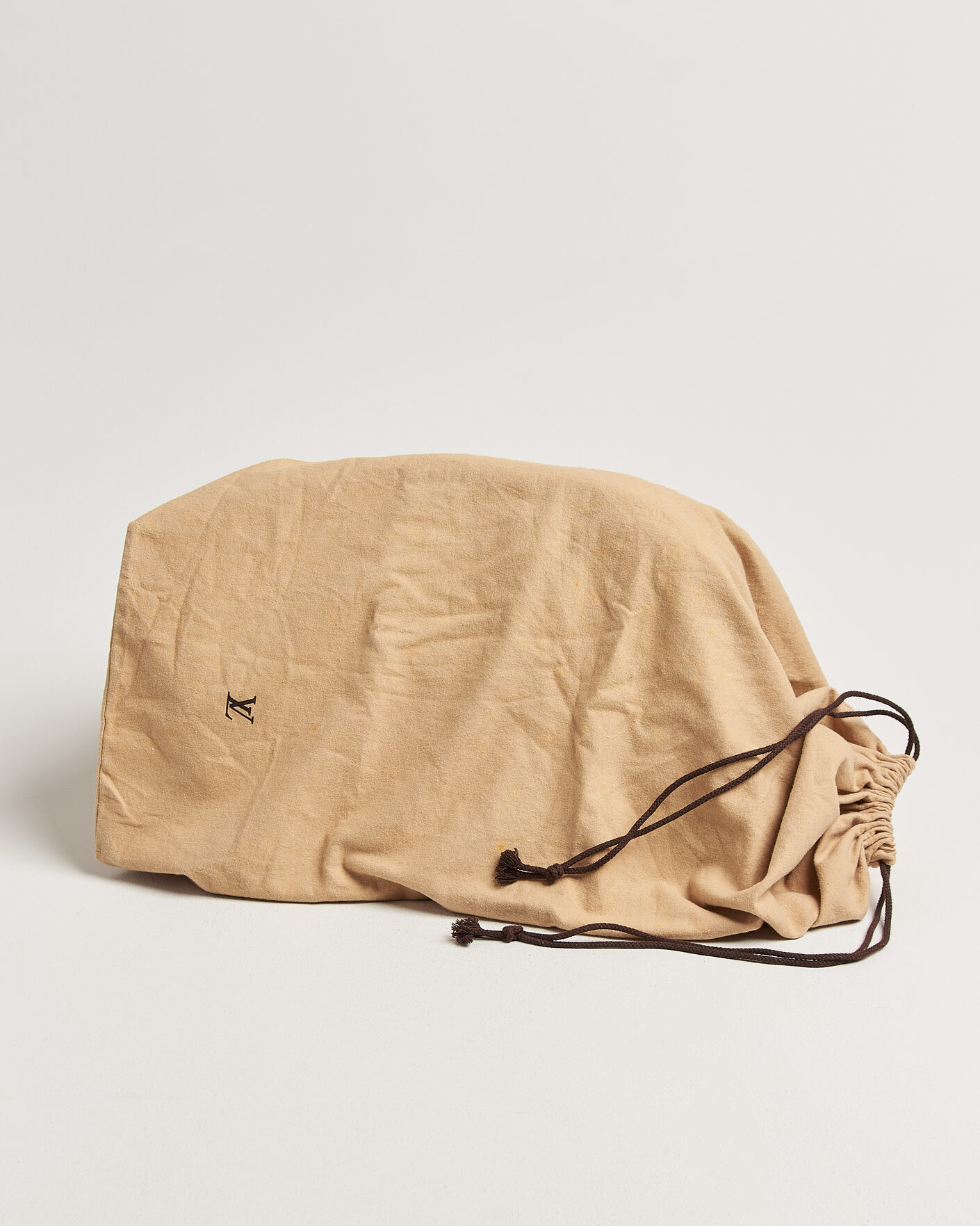 Mies | Pre-Owned & Vintage Bags | Louis Vuitton Pre-Owned | Taiga Kendall Weekend Bag PM Burgundy