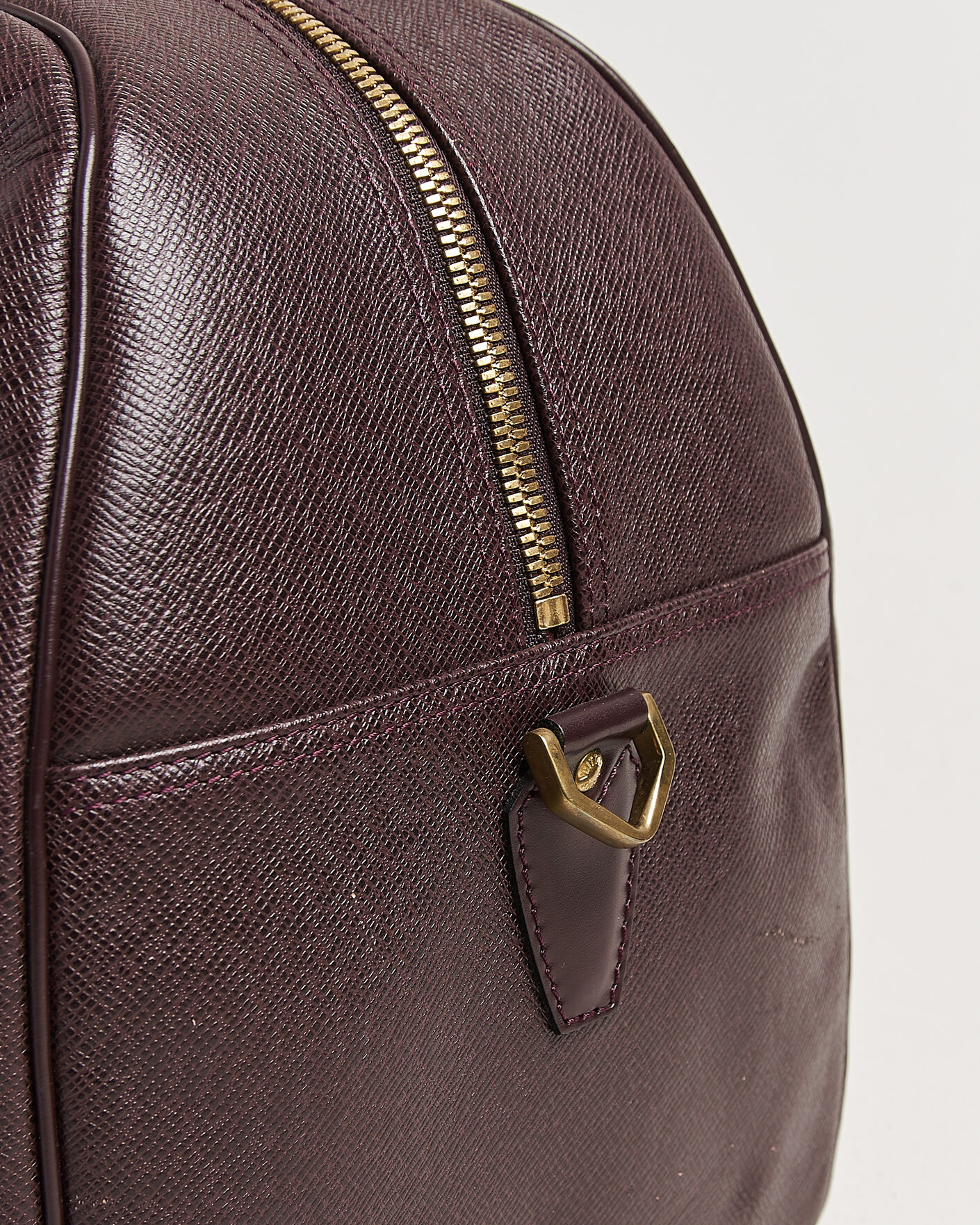 Mies | Pre-Owned & Vintage Bags | Louis Vuitton Pre-Owned | Taiga Kendall Weekend Bag PM Burgundy