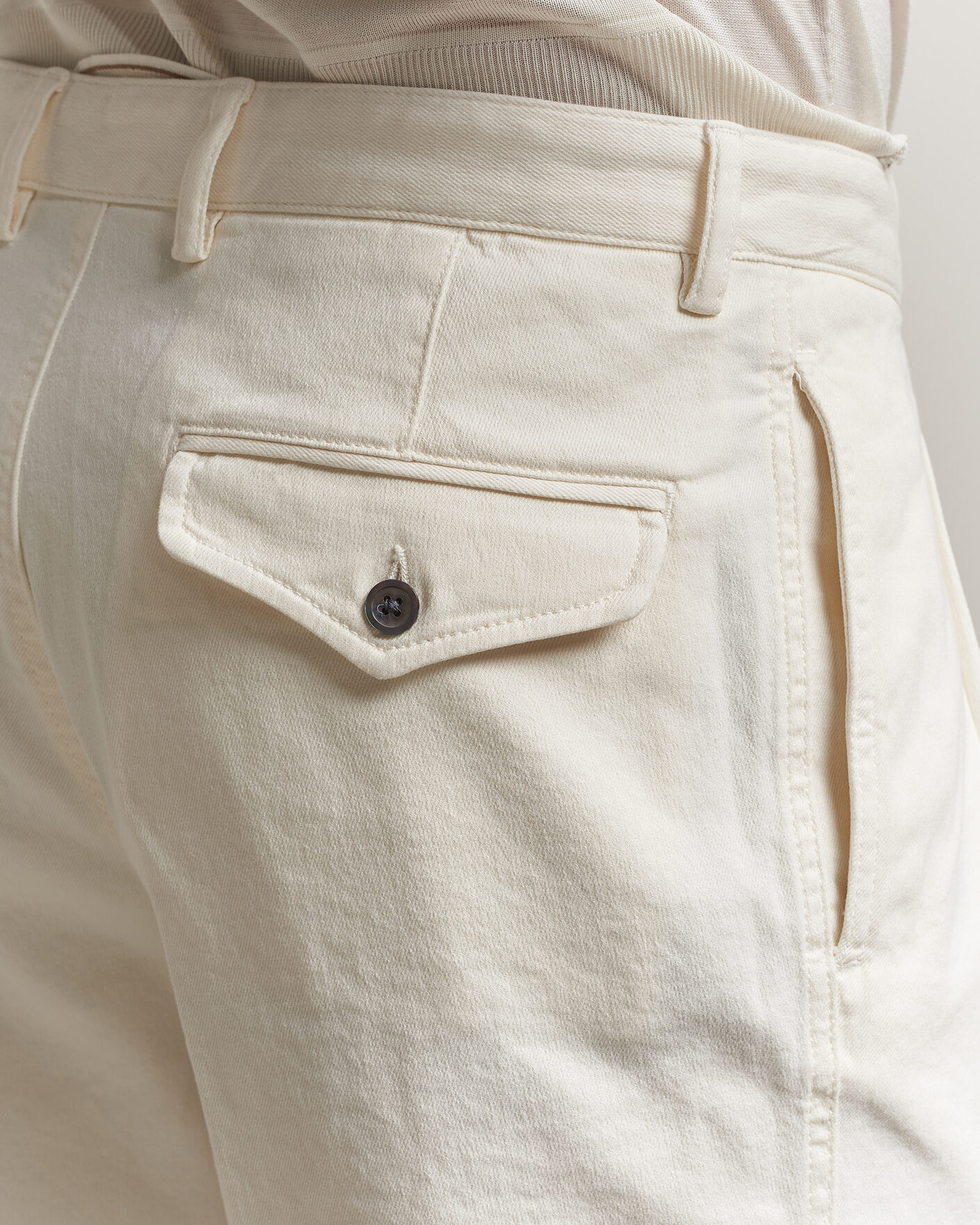 Mies | Shortsit | Oscar Jacobson | Tanker Pleat Shorts White