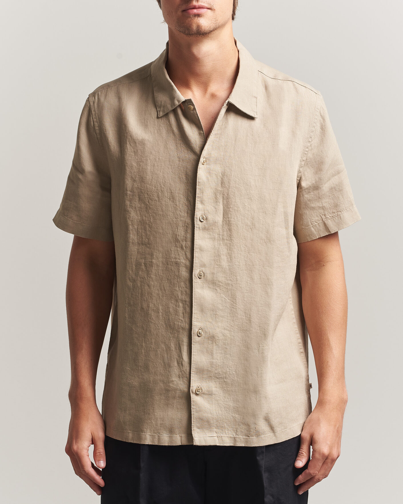 Mies | Kauluspaidat | Samsøe Samsøe | Avan Linen Short Sleeve Shirt Aluminum