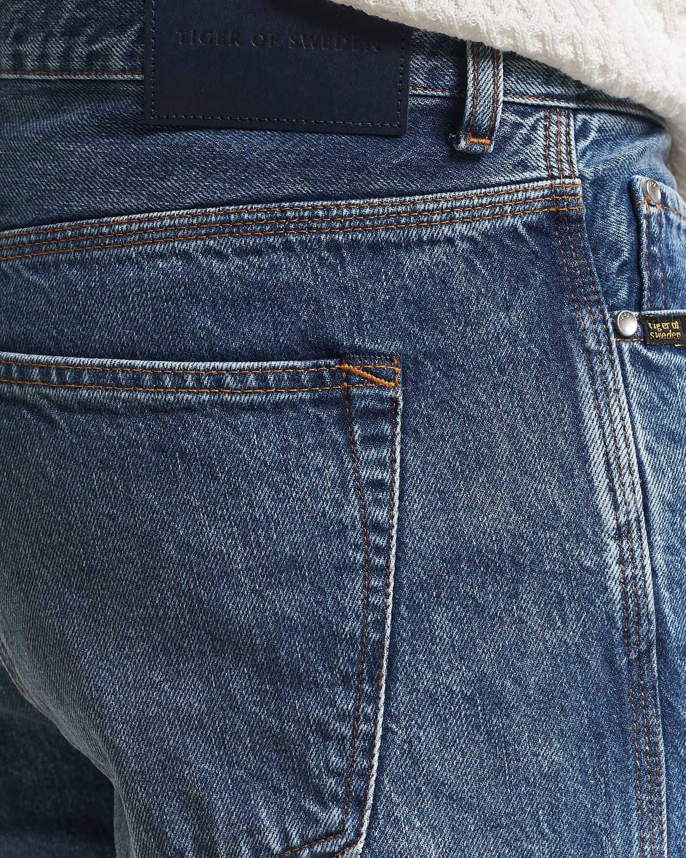 Mies | Farkut | Tiger of Sweden | Dash Jeans Medium Blue