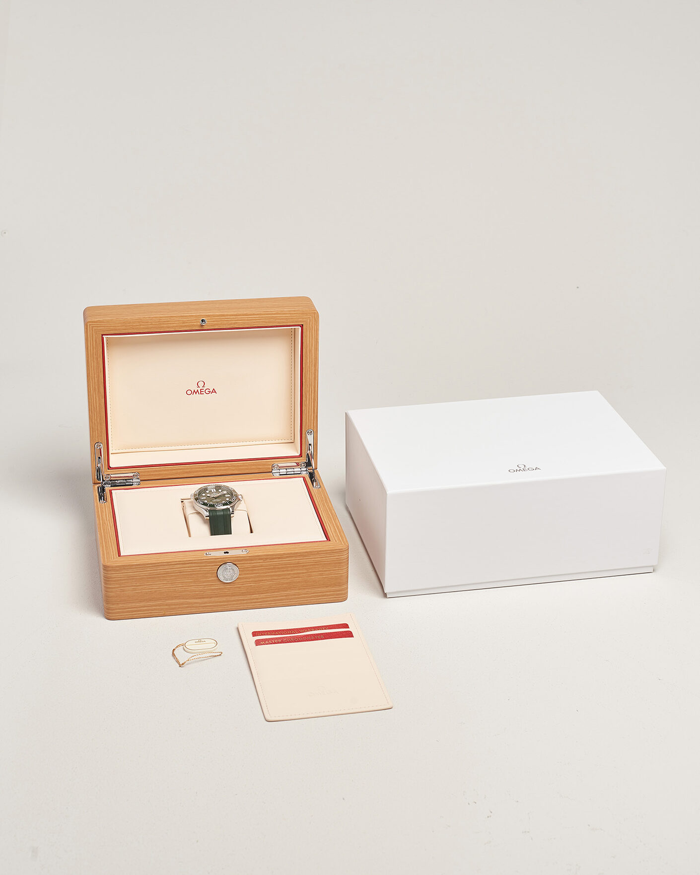 Mies | Pre-Owned & Vintage Watches | Omega Pre-Owned | Seamaster  300M Diver 