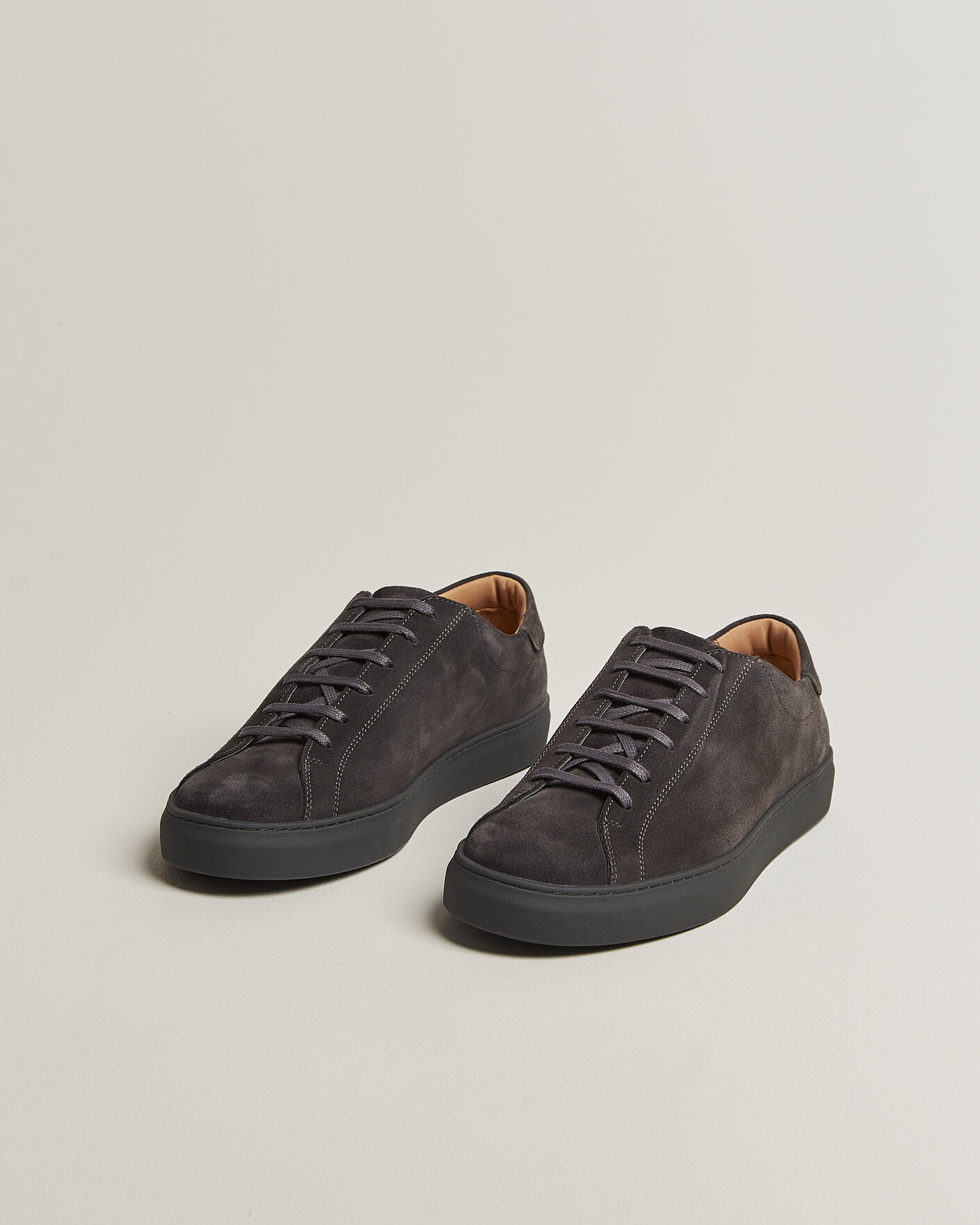 Mies | Tennarit | Myrqvist | Oaxen Monochrome III Sneakers Dark Grey Suede