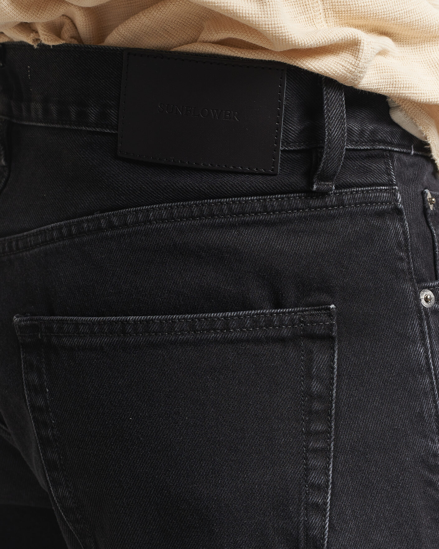 Mies | Farkut | Sunflower | New Standard Jeans Washed Black