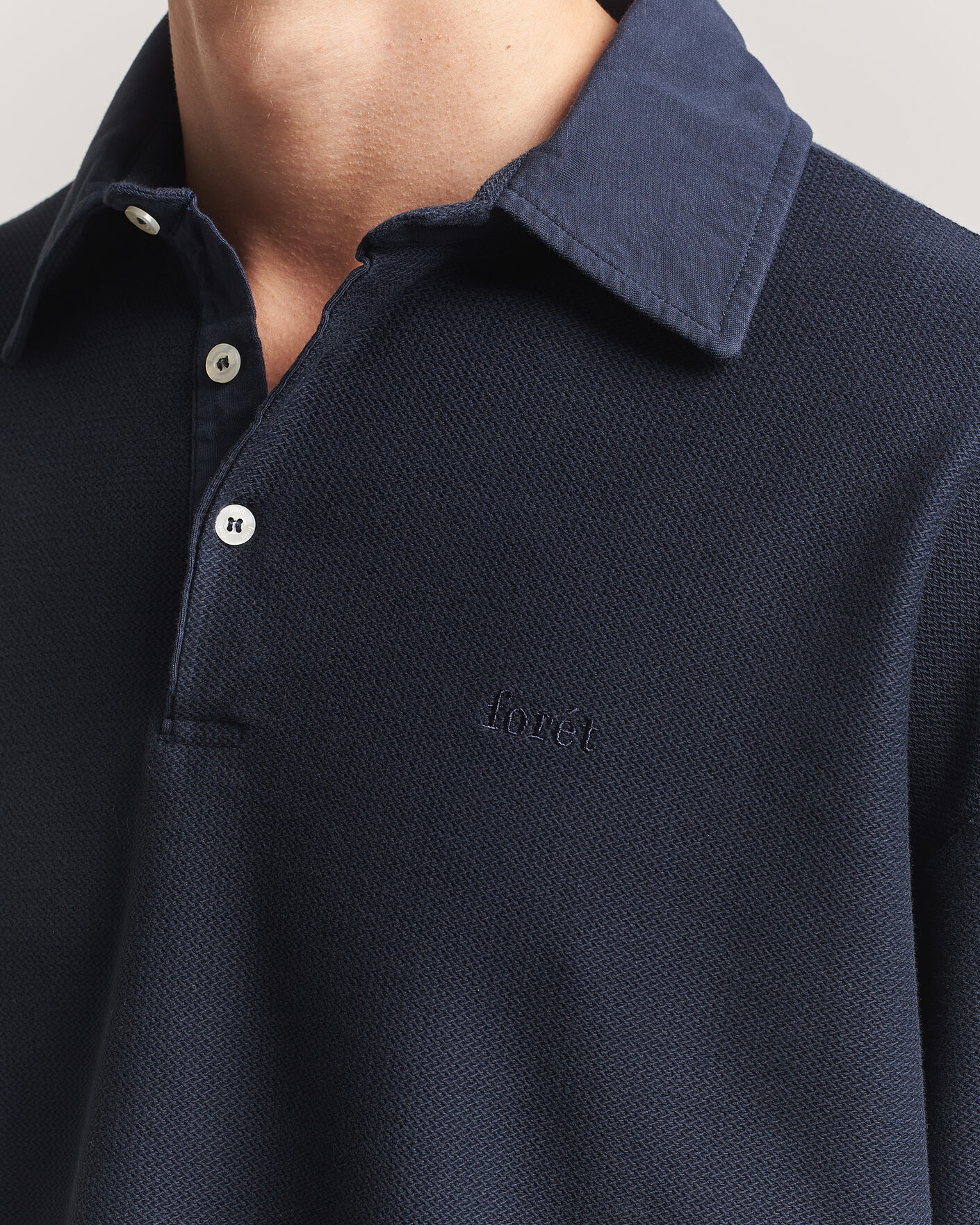 Mies | Puserot | Forét | Herb Textured Knit Polo Navy