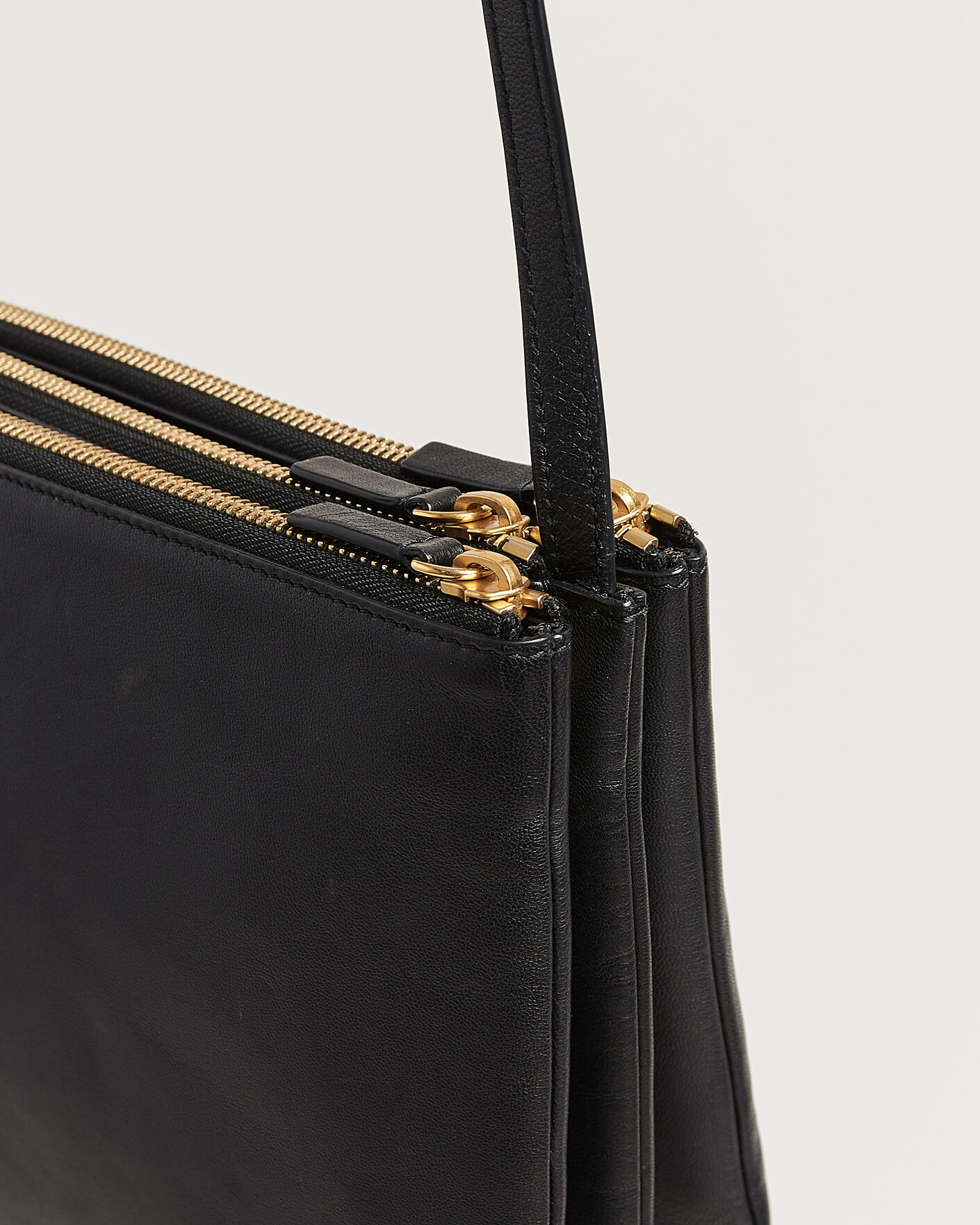 Mies | Pre-Owned & Vintage Bags | Celine Pre-Owned | Trio Bag Medium Leather Black