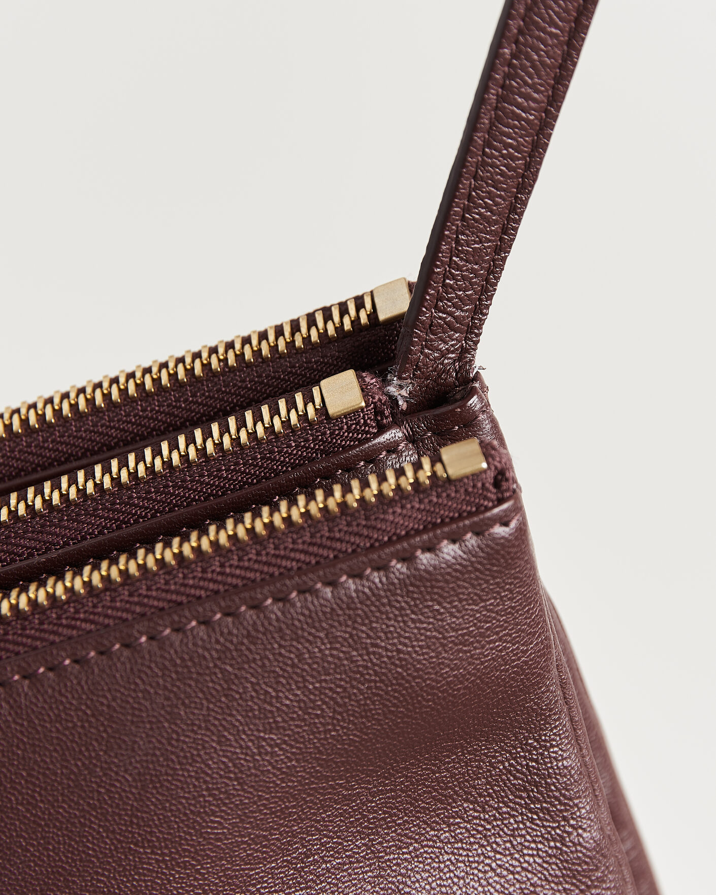 Mies | Pre-Owned & Vintage Bags | Celine Pre-Owned | Trio Bag Medium Leather Burgundy