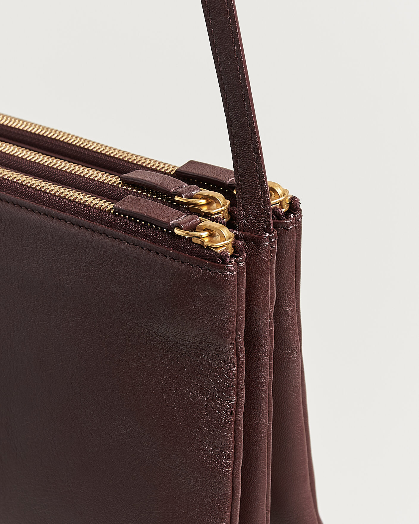 Mies | Pre-Owned & Vintage Bags | Celine Pre-Owned | Trio Bag Medium Leather Burgundy