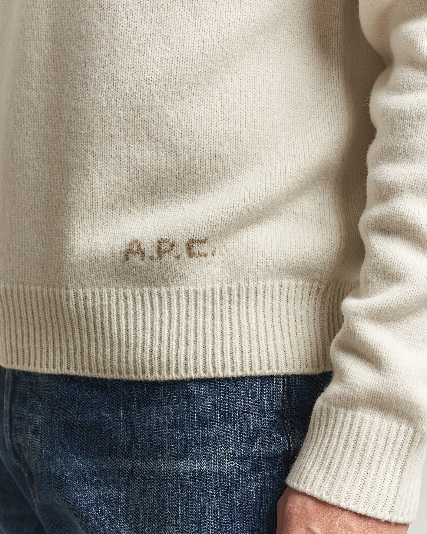 Mies | Puserot | A.P.C. | Edmond Wool Knitted Sweater Ecru