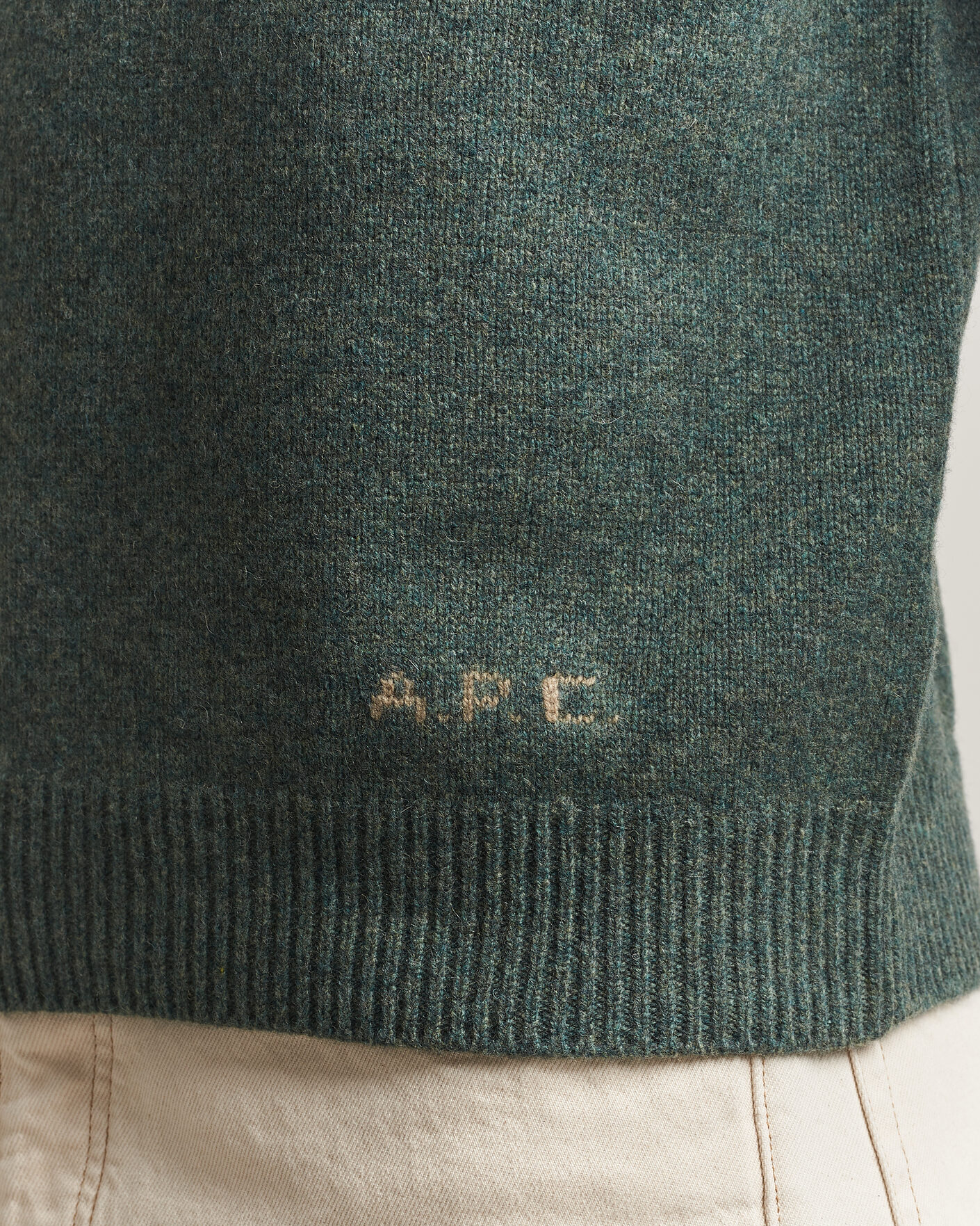 Mies | Puserot | A.P.C. | Edmond Wool Knitted Sweater Green Melange