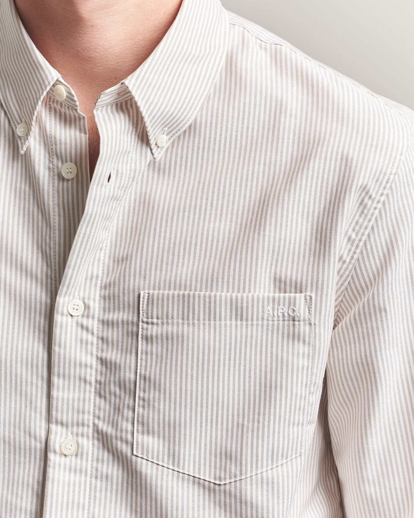 Mies | Kauluspaidat | A.P.C. | Greg Striped Oxford Shirt Beige/White