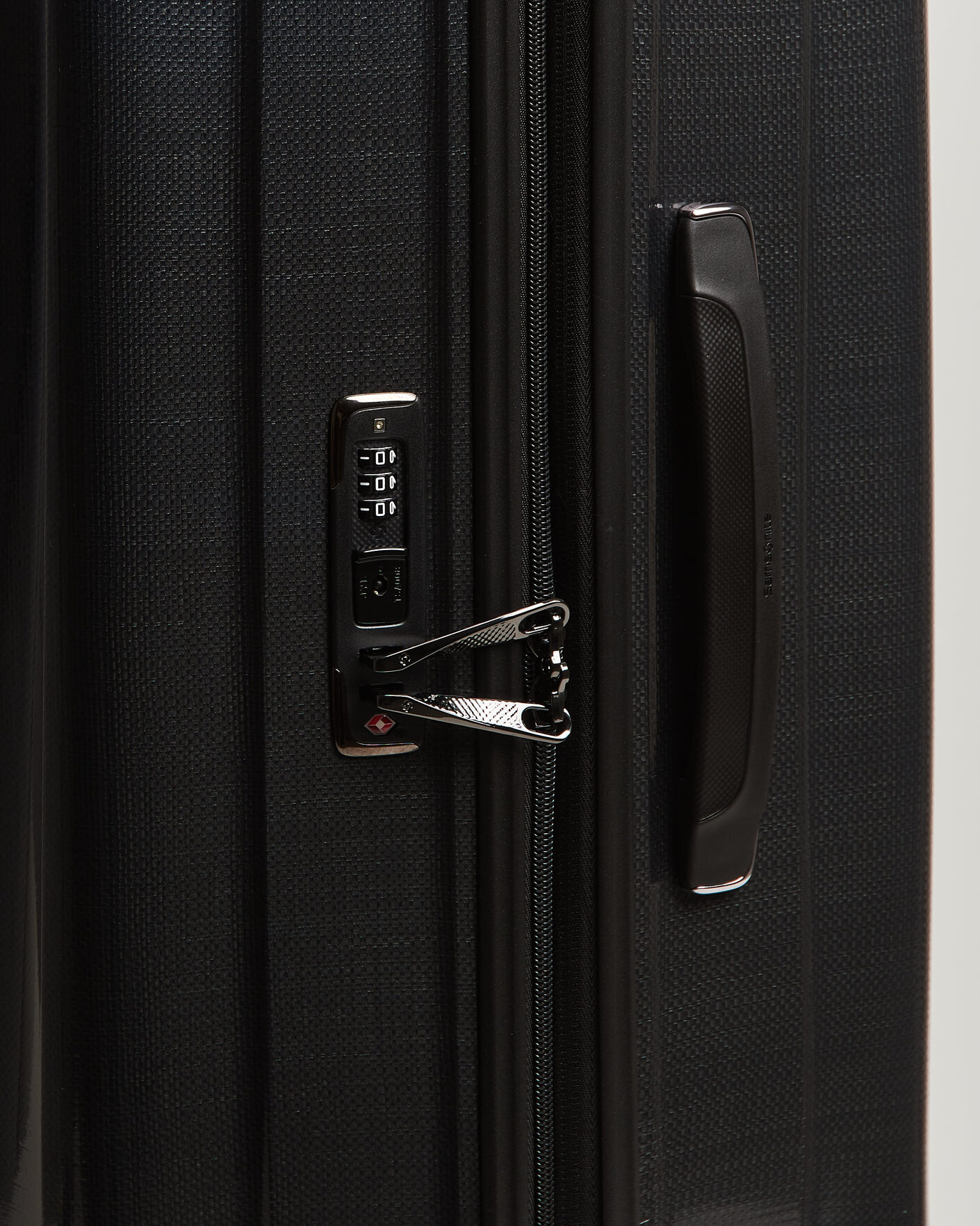 Mies | Laukut | Samsonite | Nexis Spinner Check-In Onyx Black