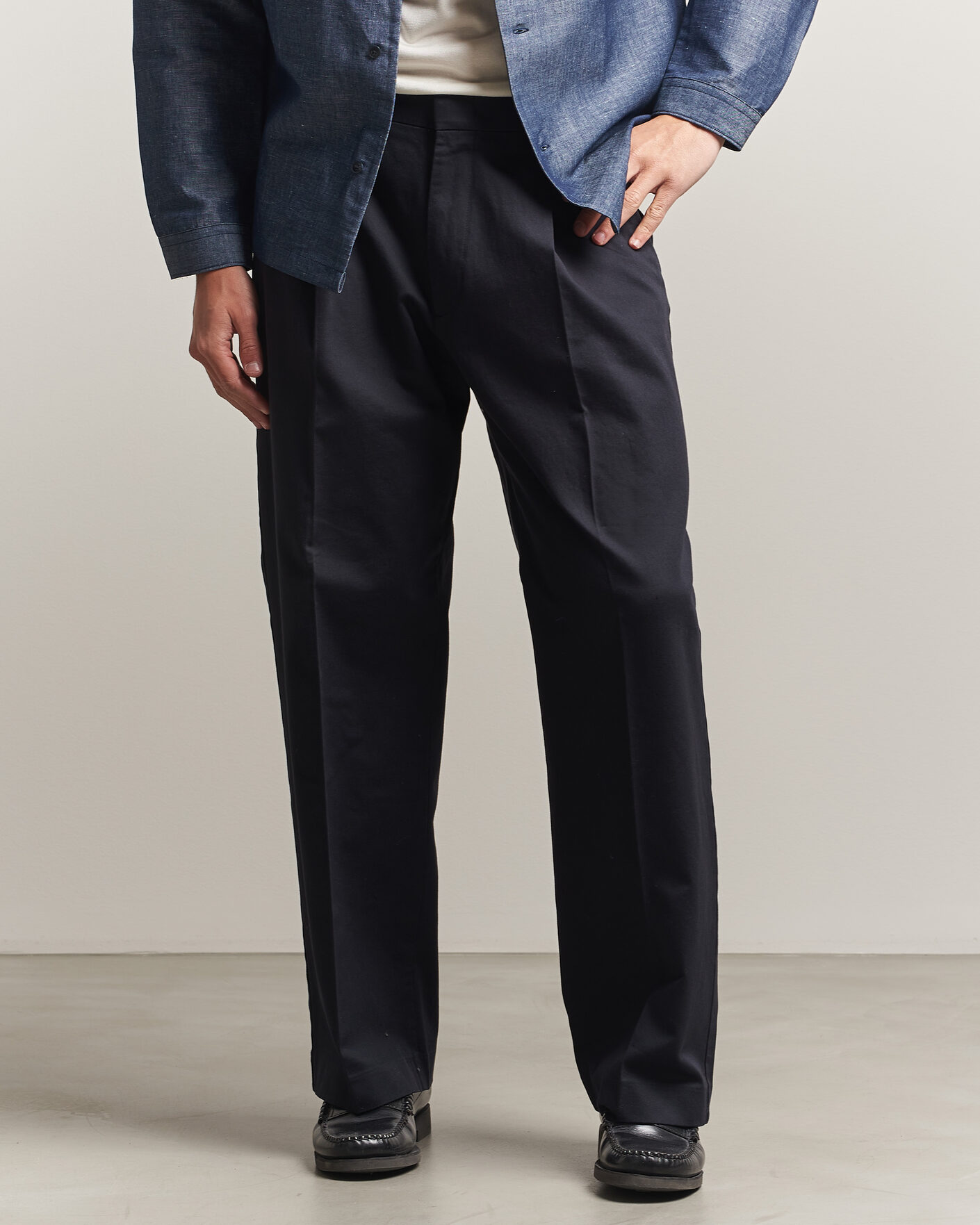Mies | Housut | NN07 | Kay Relaxed Fit Pleated Cotton Trousers Navy Blue