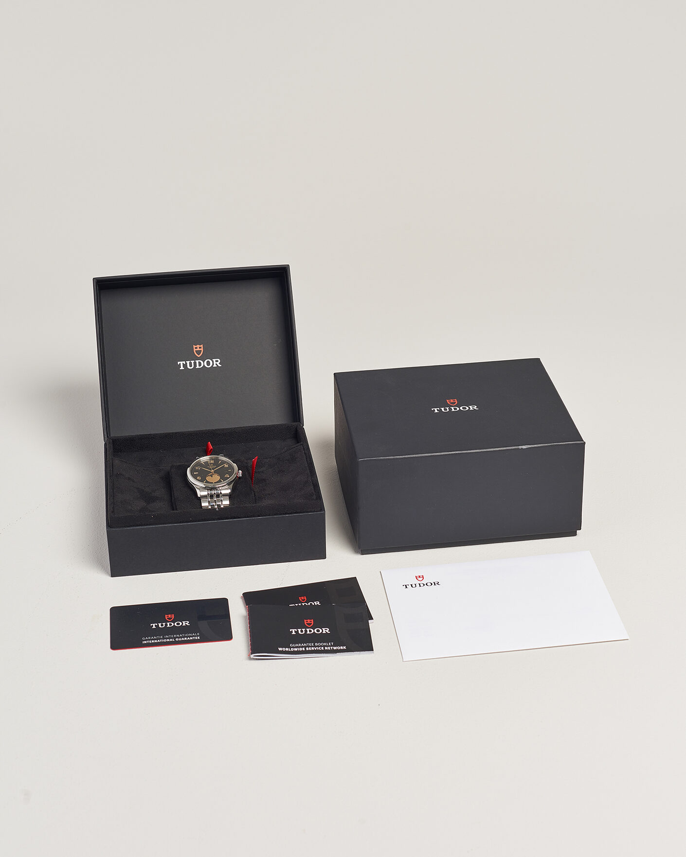 Mies | Pre-Owned & Vintage Watches | Tudor Pre-Owned | 1926 Luna