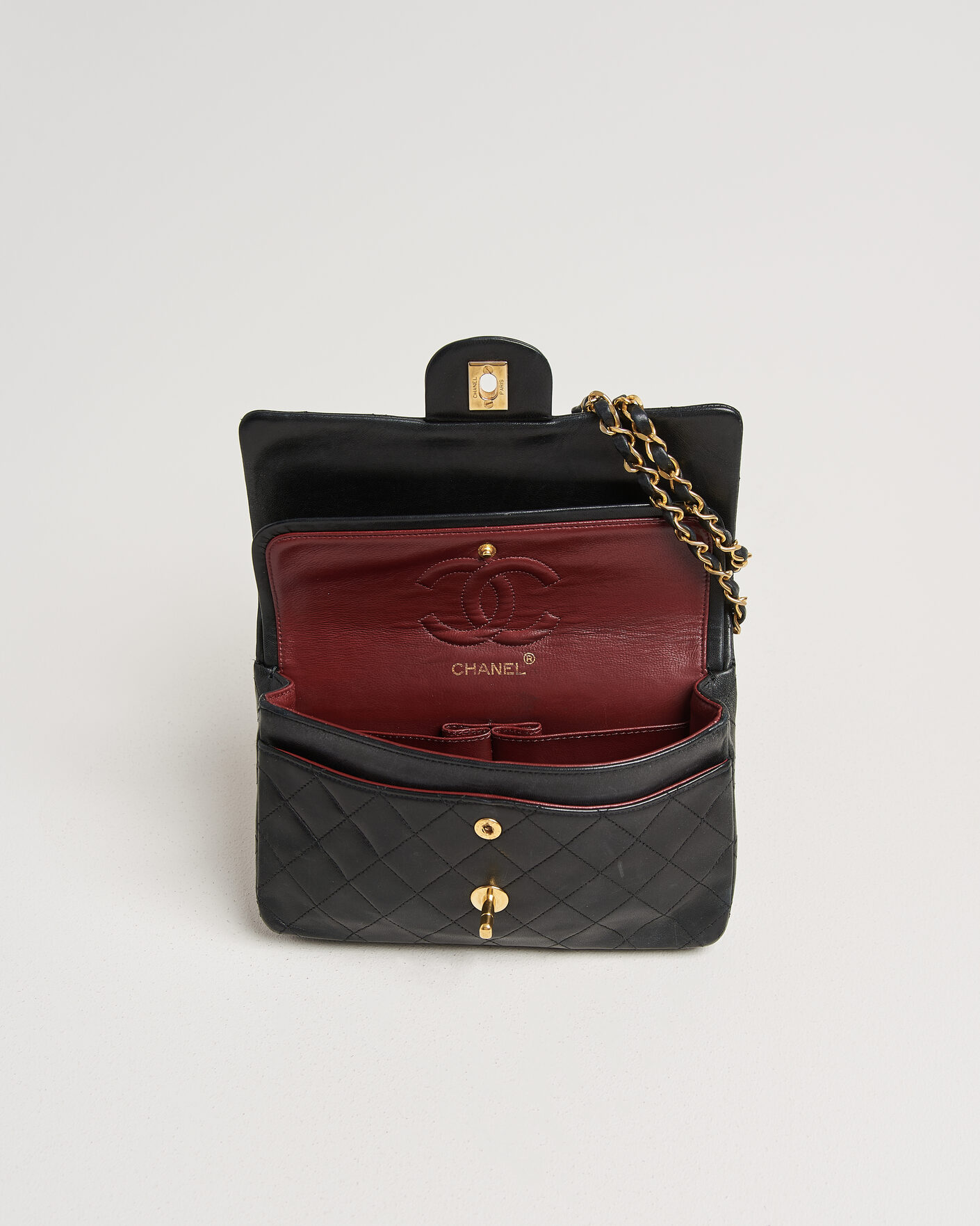 Mies | Chanel Pre-Owned Classic Small Double Flap Bag Black | Chanel Pre-Owned | Classic Small Double Flap Bag Black