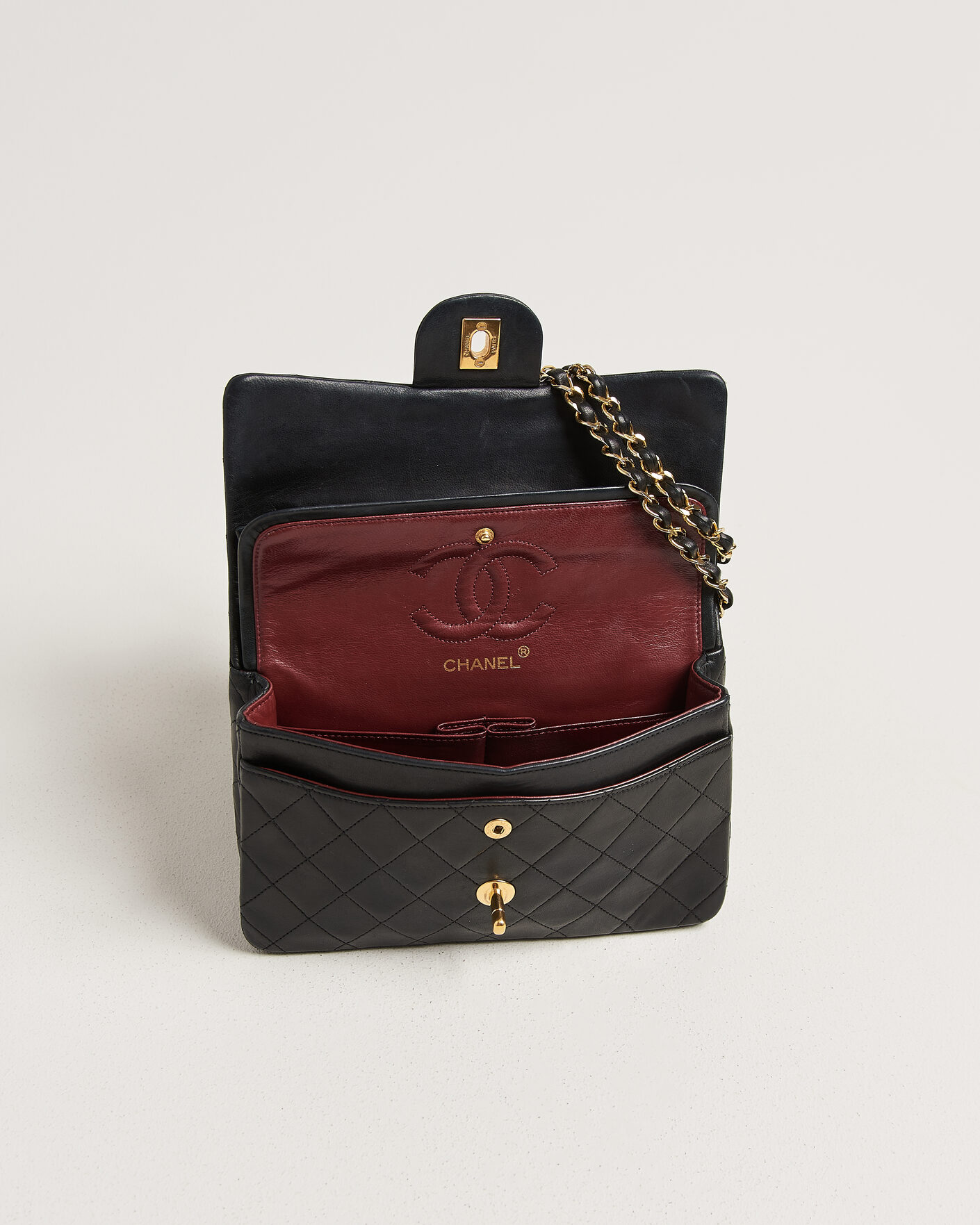 Mies | Pre-Owned & Vintage Bags | Chanel Pre-Owned | Classic Small Double Flap Bag Black