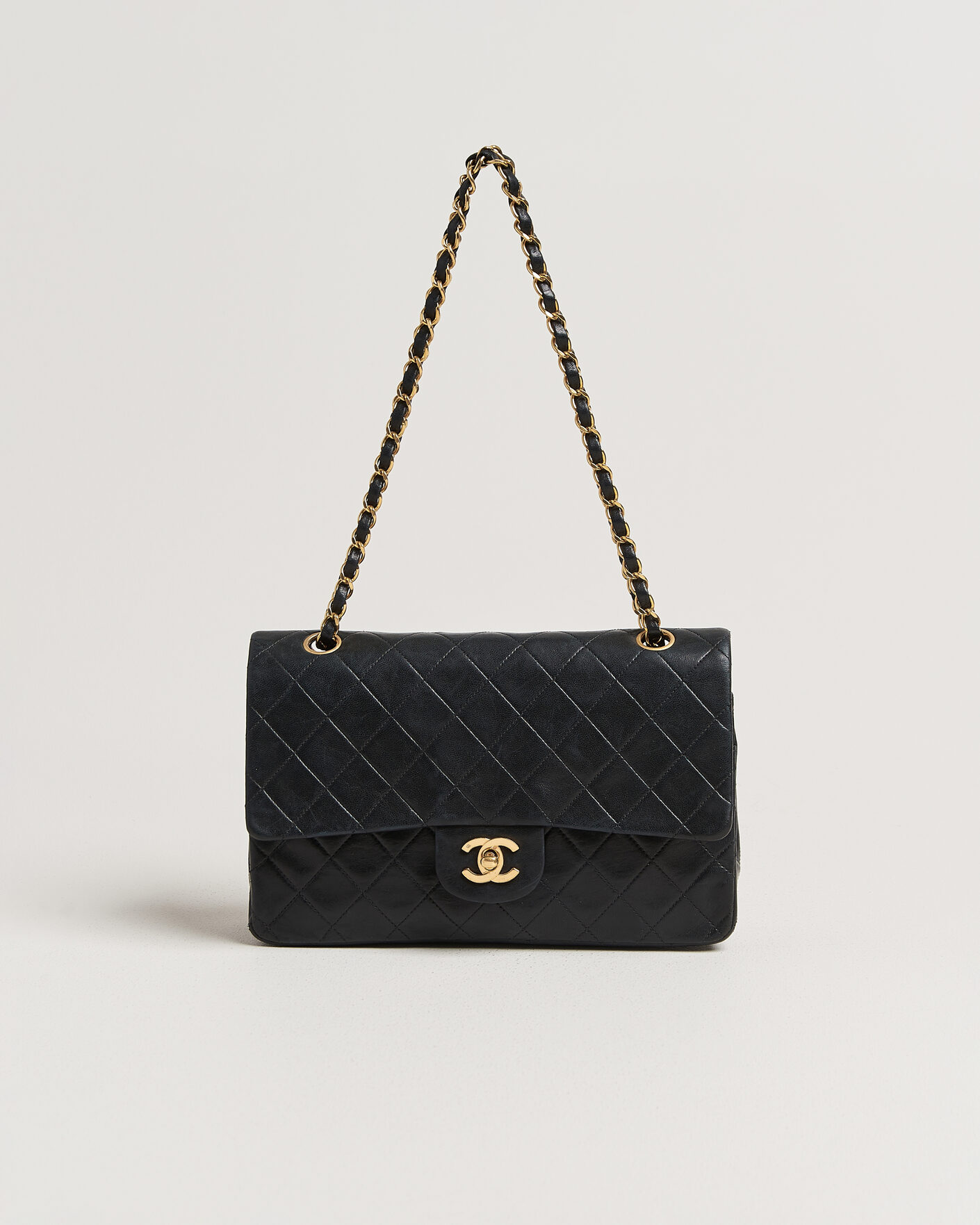Mies | Pre-Owned & Vintage Bags | Chanel Pre-Owned | Classic Medium Double Flap Bag Black